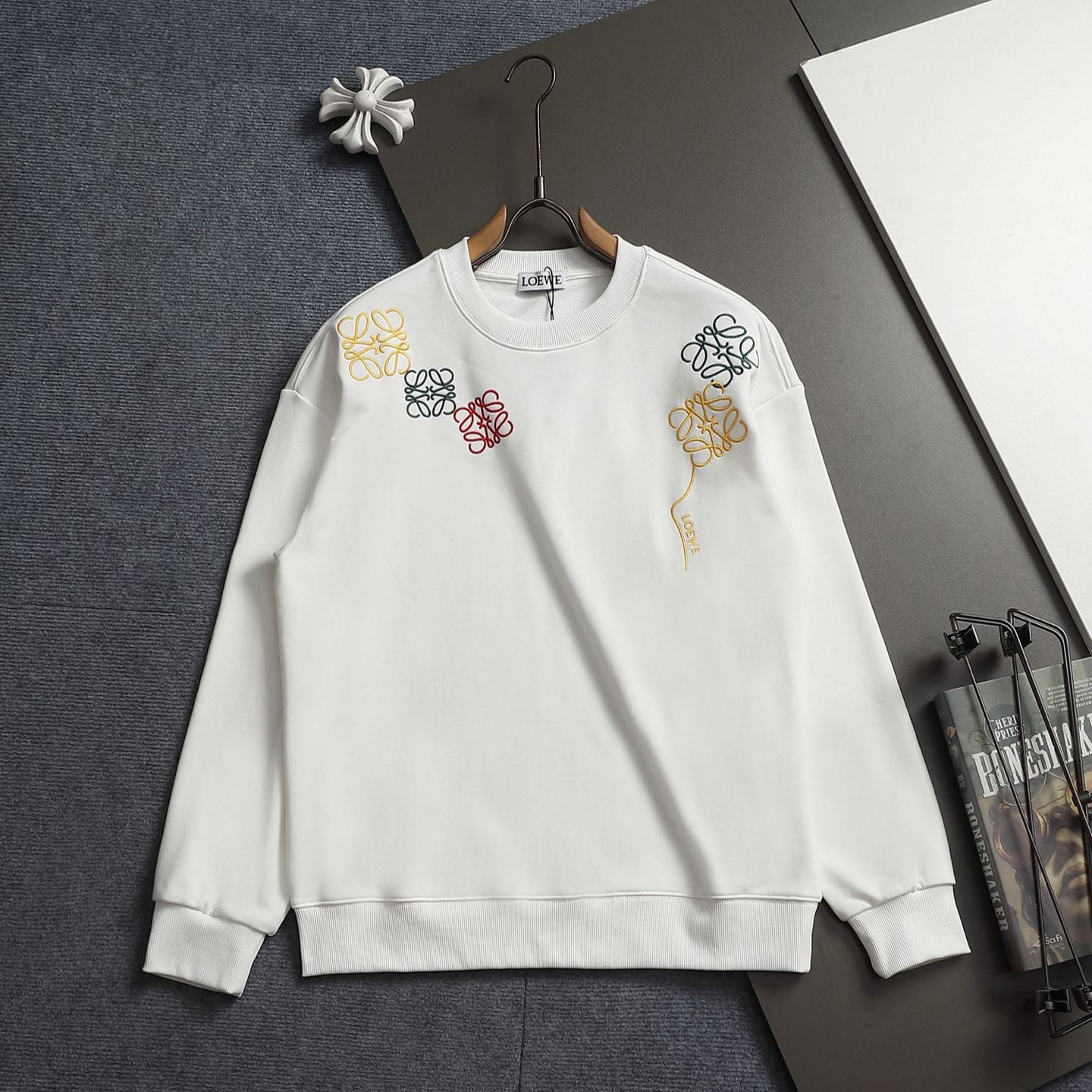 『S-XL』刺繍入りクルーネックのスウェットシャツ：快適でスタイリッシュ