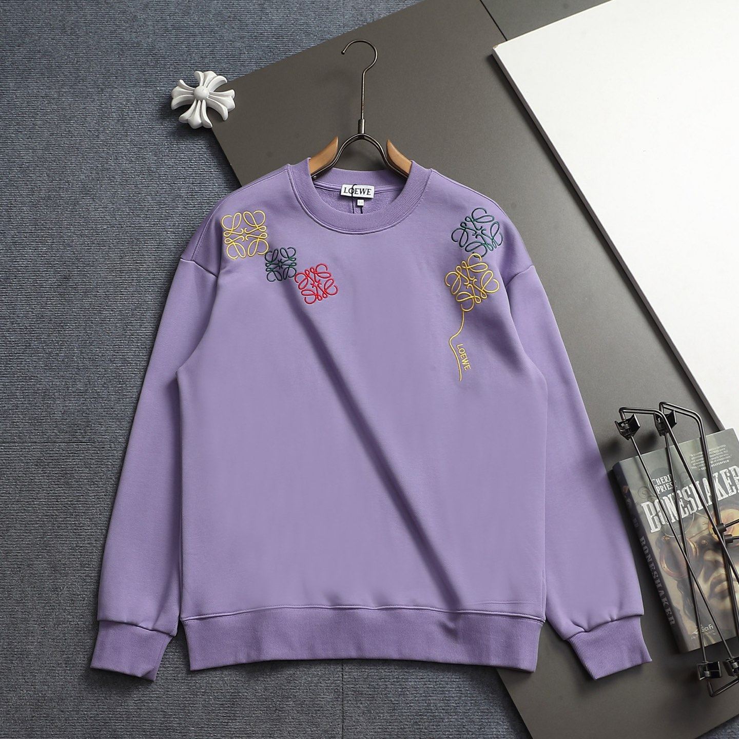 『S-XL』刺繍入りクルーネックのスウェットシャツ：快適でスタイリッシュ
