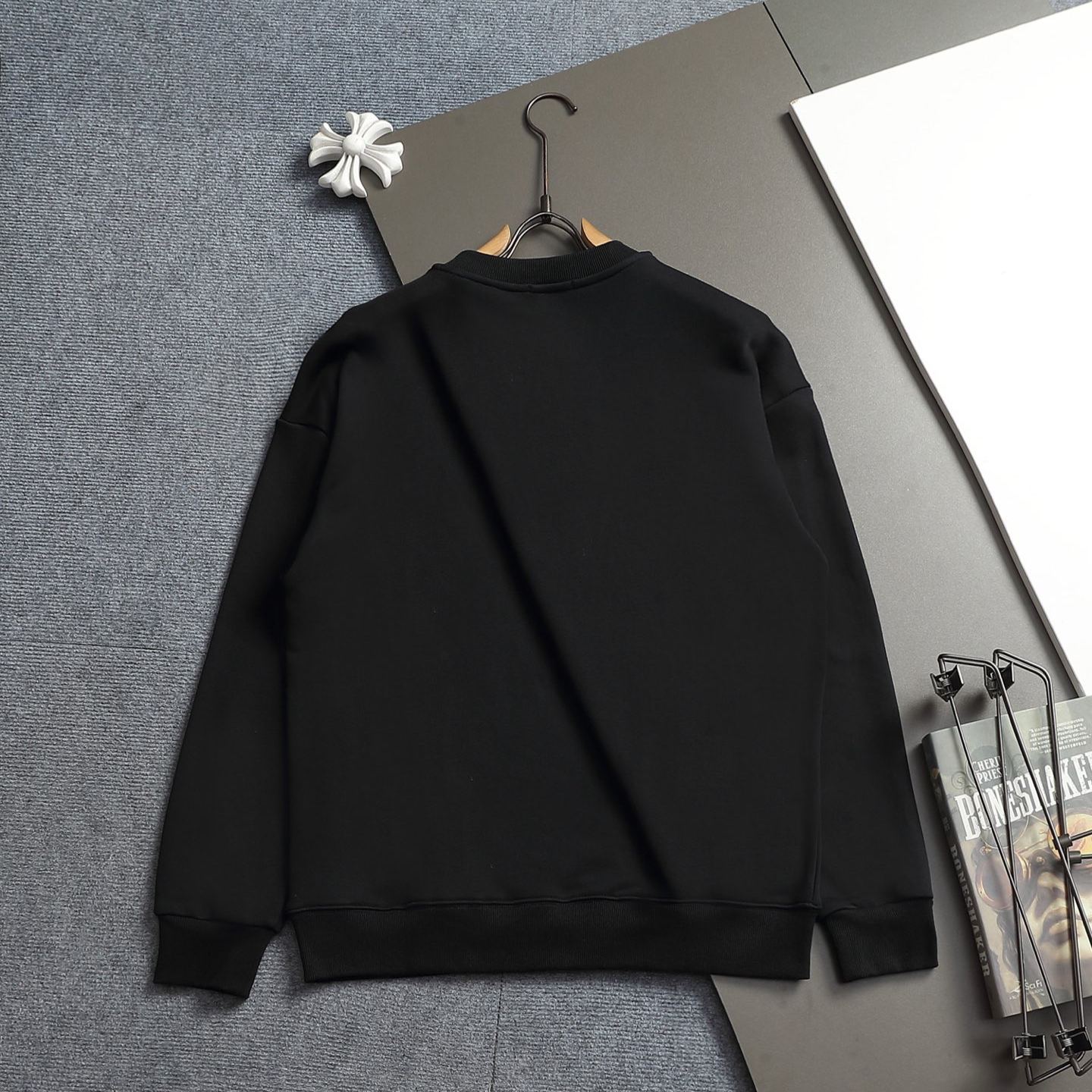 『S-XL』刺繍入りクルーネックのスウェットシャツ：快適でスタイリッシュ