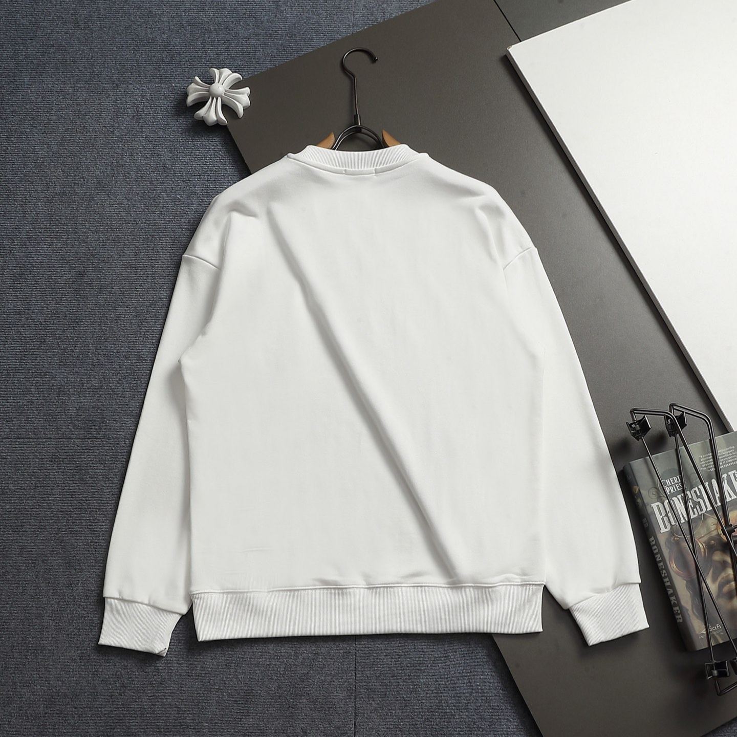 『S-XL』刺繍入りクルーネックのスウェットシャツ：快適でスタイリッシュ
