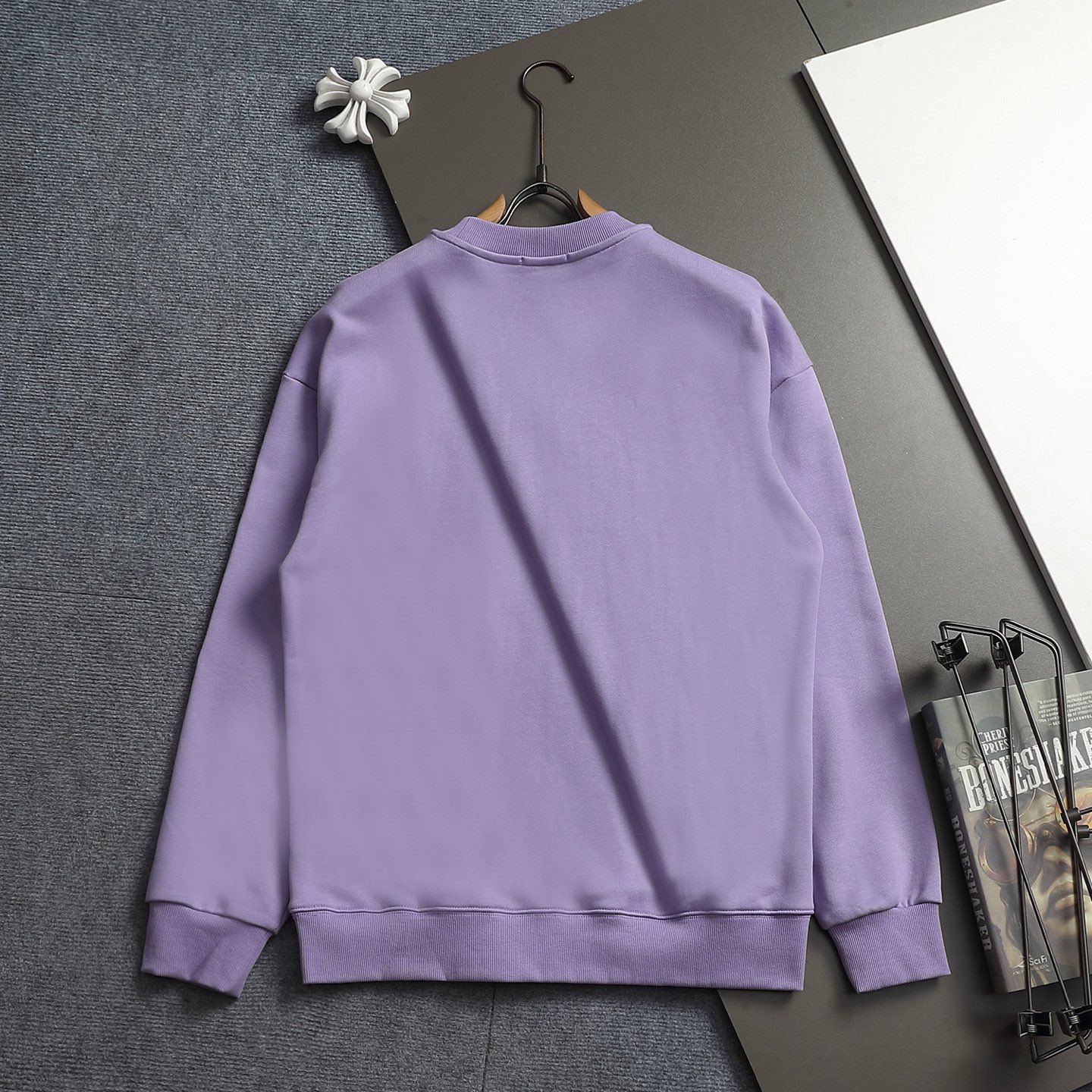 『S-XL』刺繍入りクルーネックのスウェットシャツ：快適でスタイリッシュ
