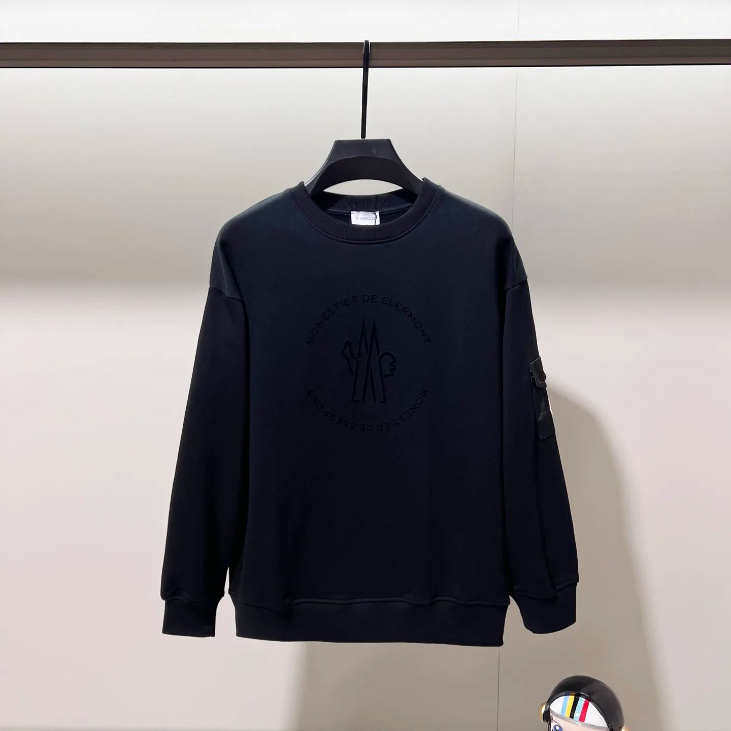 『XS-L』コットン100% クルーネック フロッキープリント ロゴ スウェット トレーナー ポケット付き
