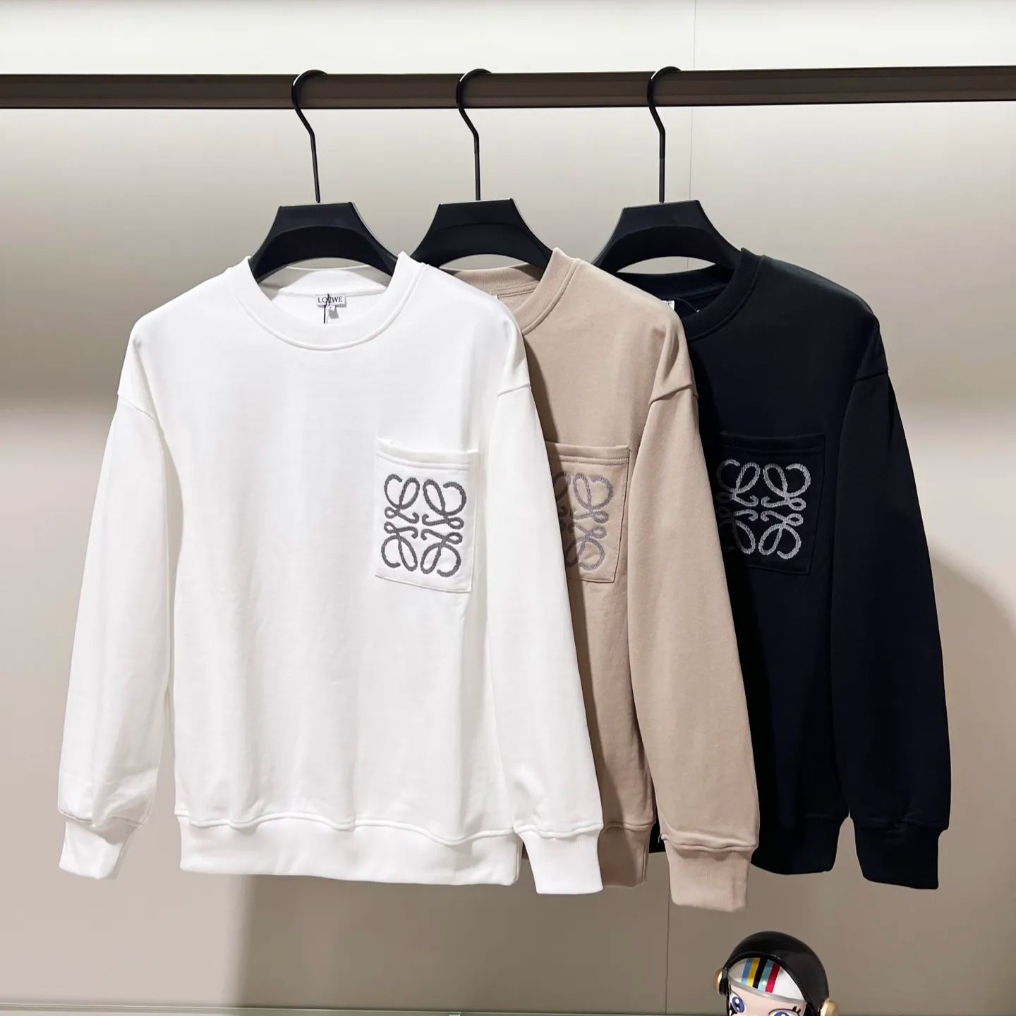『XS-L』コットン100% クルーネック フロッキープリント ロゴ スウェット トレーナー ポケット付き