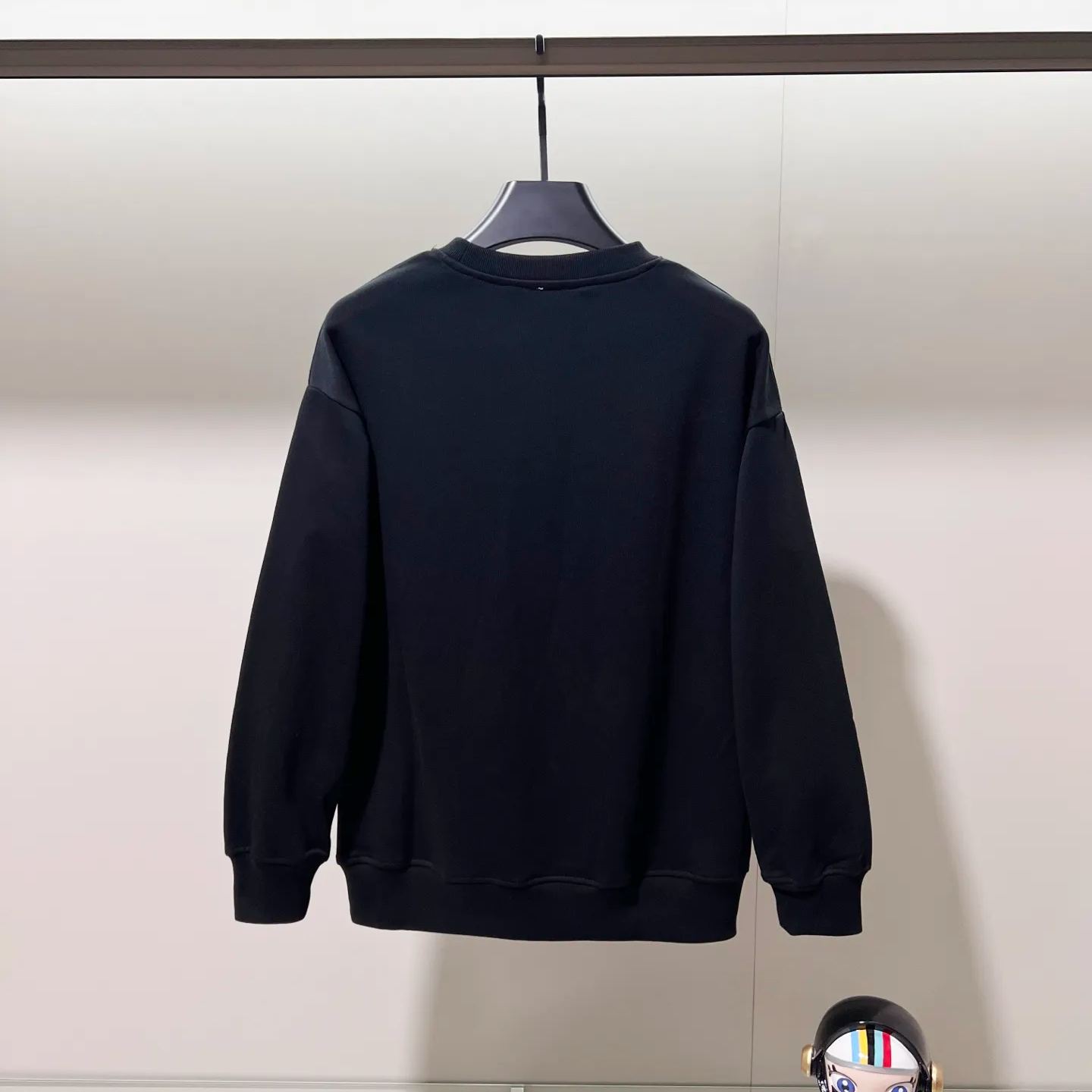 『XS-L』コットン100% クルーネック フロッキープリント ロゴ スウェット トレーナー ポケット付き