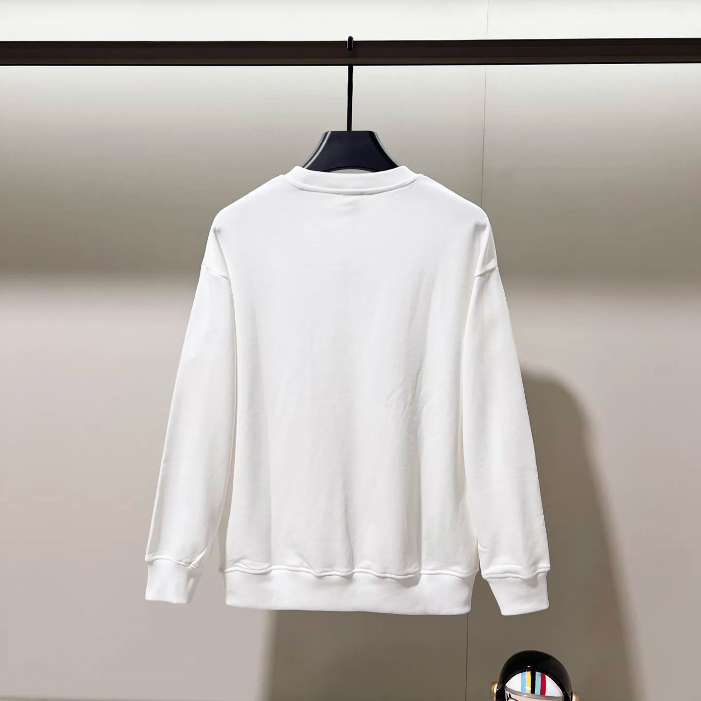 『XS-L』コットン100% クルーネック フロッキープリント ロゴ スウェット トレーナー ポケット付き