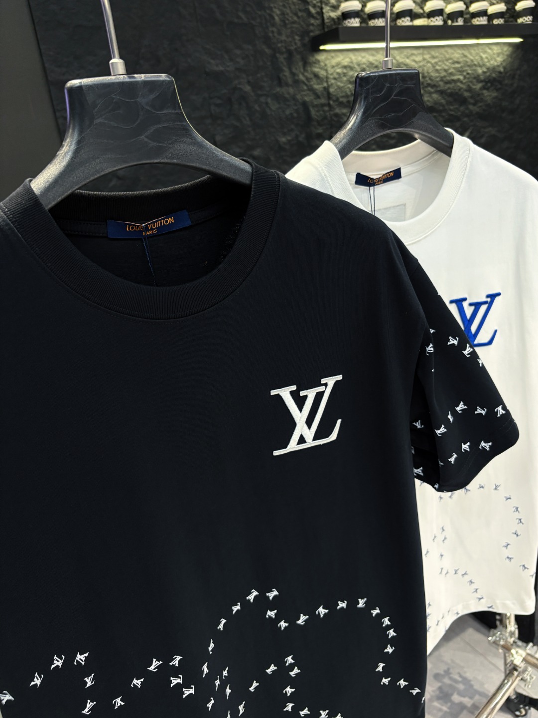 『S-XL』新作半袖シャツ、ユニセックススタイル。