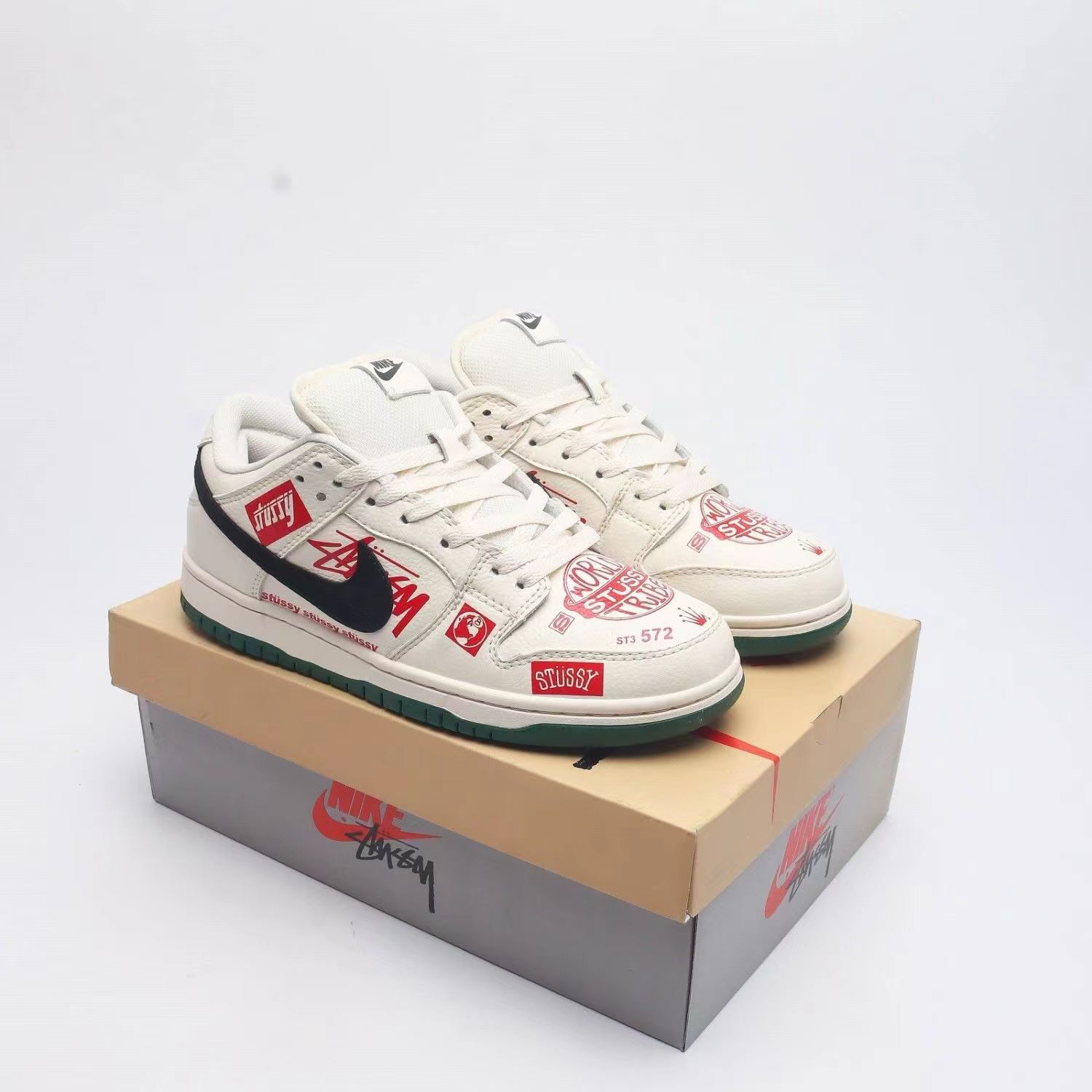 2024 Nike Stussy 新品　Nike　SbDunk　Low　Pro　限定発売