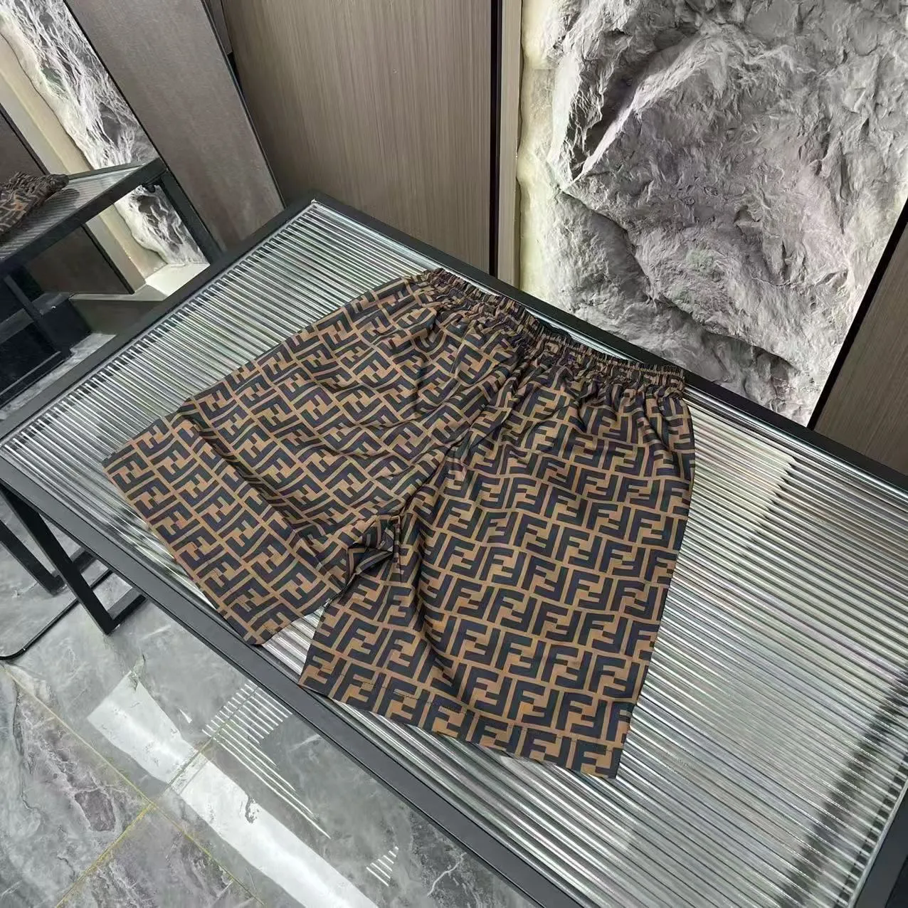 『L-4XL』夏のカジュアルで万能なショートパンツ、控えめなラグジュアリートレンド