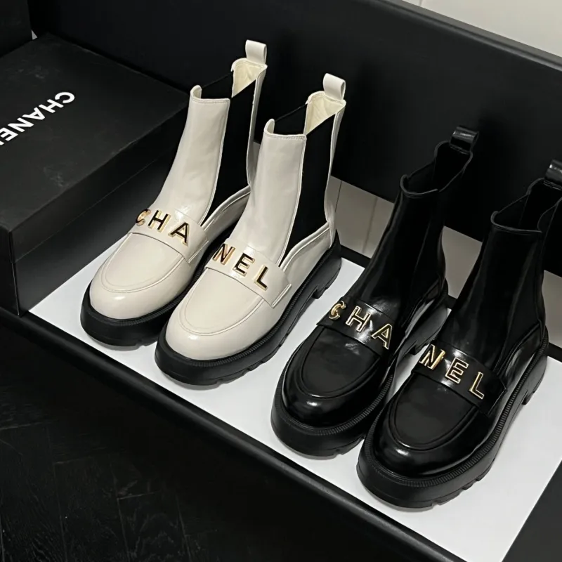 『225-250』売り切れ必至 美人度アップ トレンド 大人の定番 アンクルブーツ シューズ