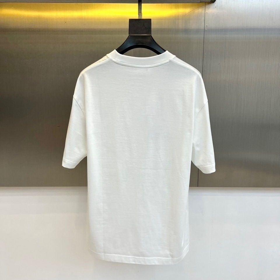 『M-3XL』トレンディで高級感のあるファッションTシャツ ユニセックスの半袖