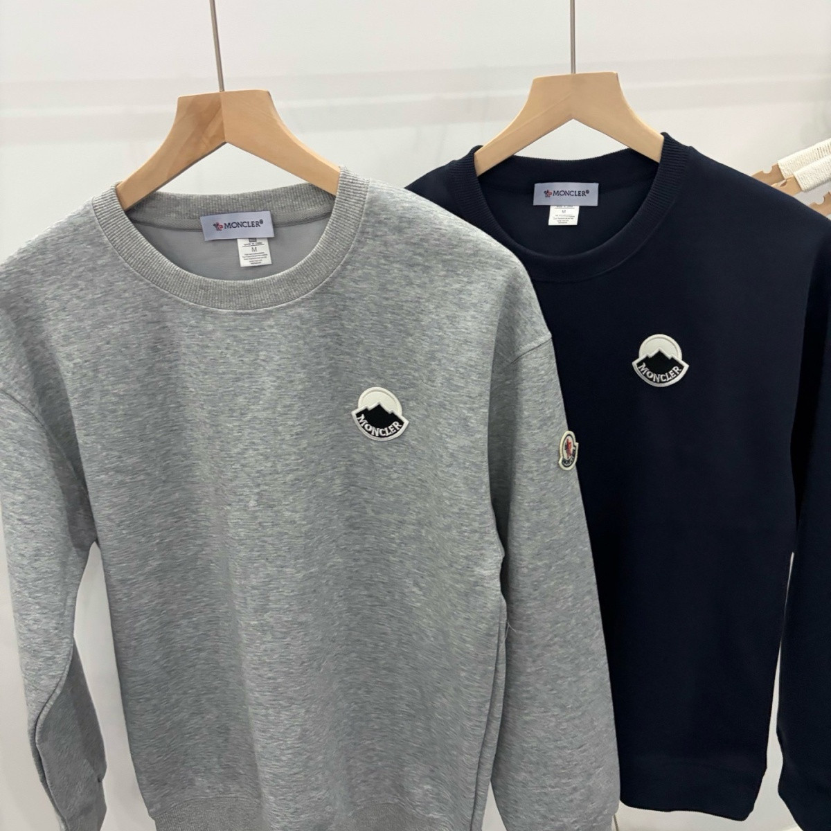 『S-3XL』刺繍クルーネックスウェット 男女兼用 長袖 カジュアル