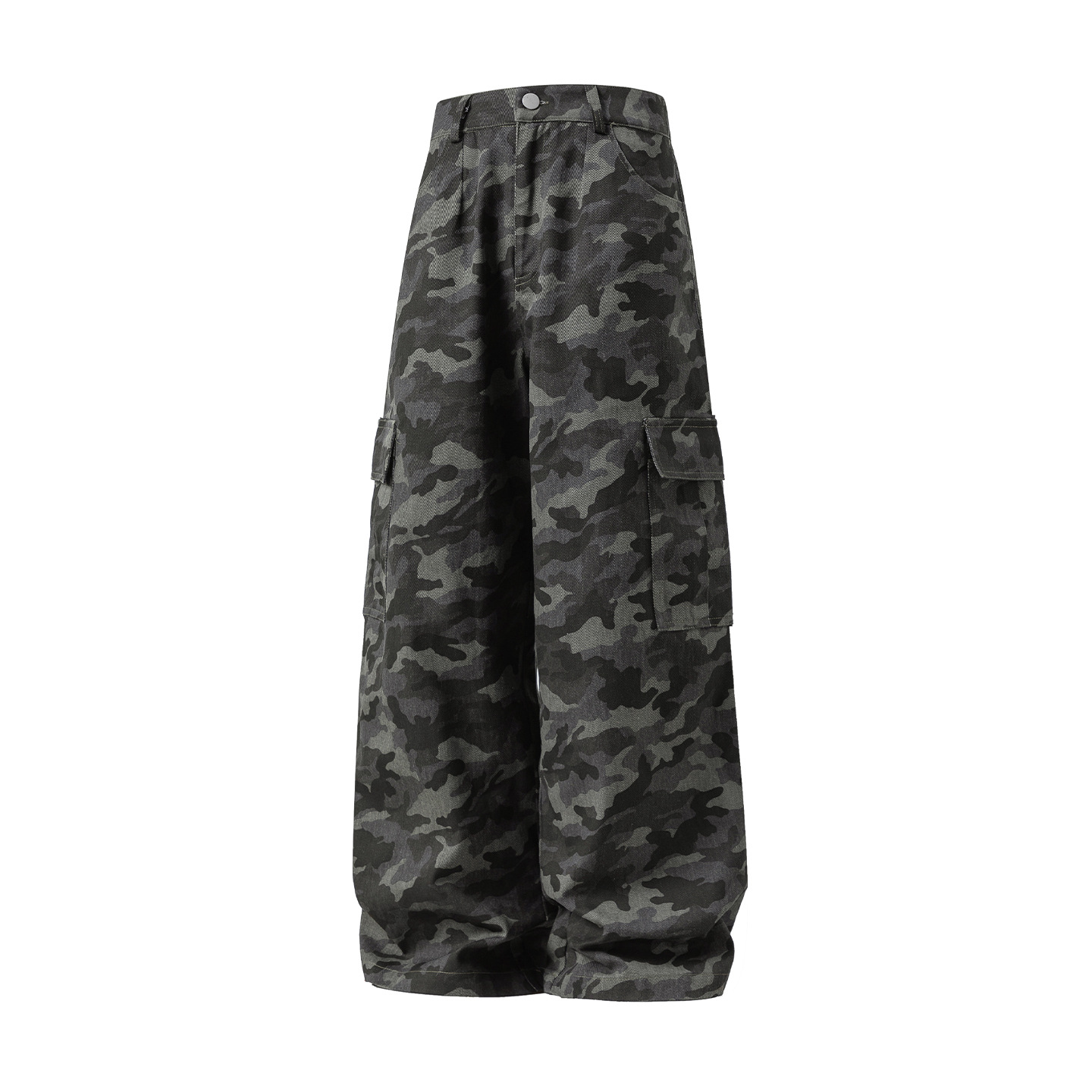 Black and green camouflage · L