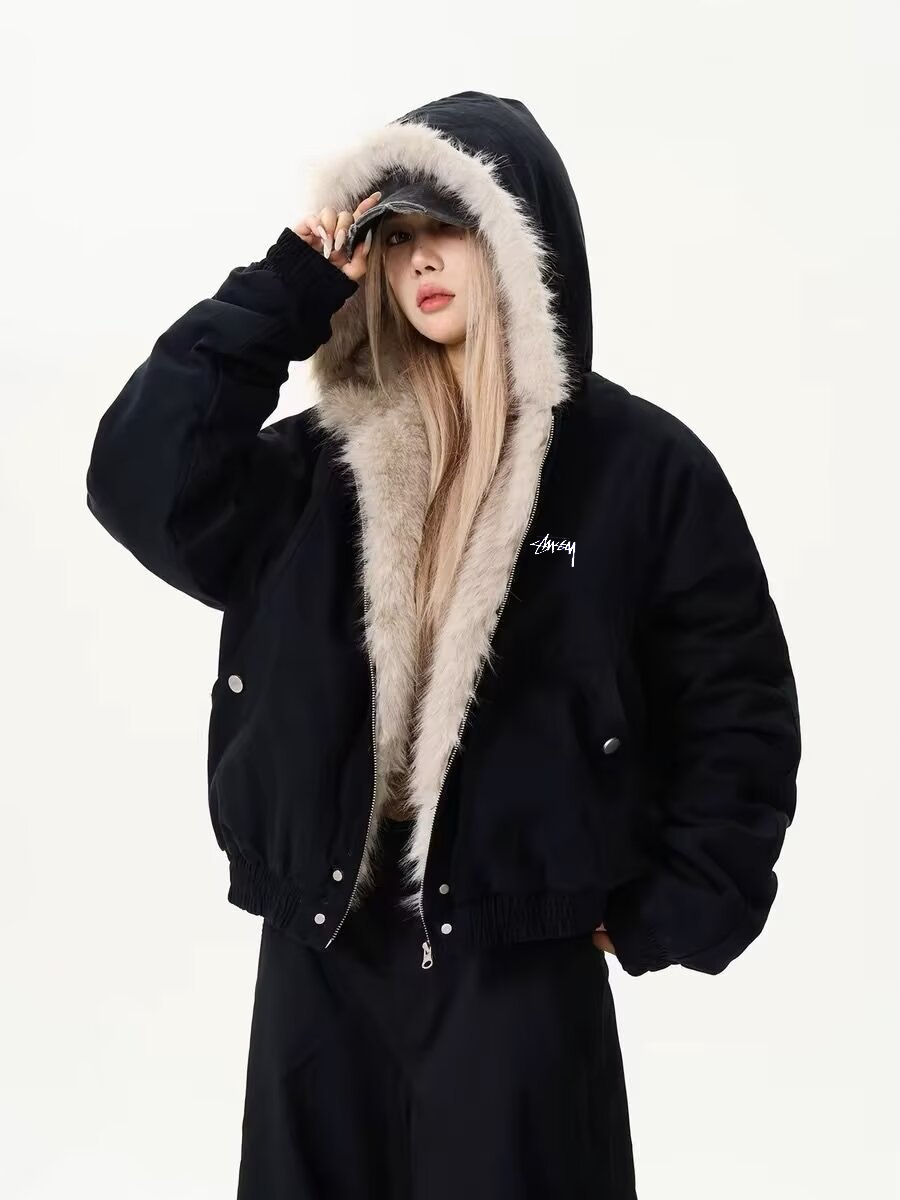 【STUSSY】2025年新作山彫り綿入れメンズ・レディースモデルにベルベットと厚みをプラス