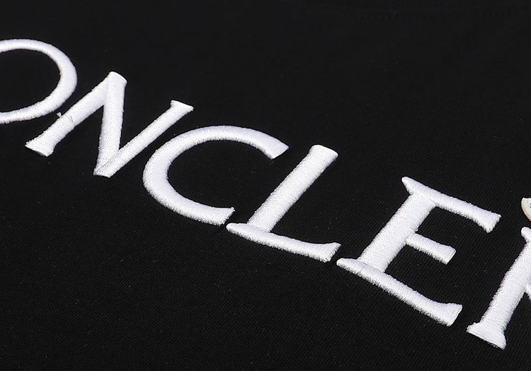 【Moncler 】（モンクレール）男女兼用、ご好評に付き再入荷！