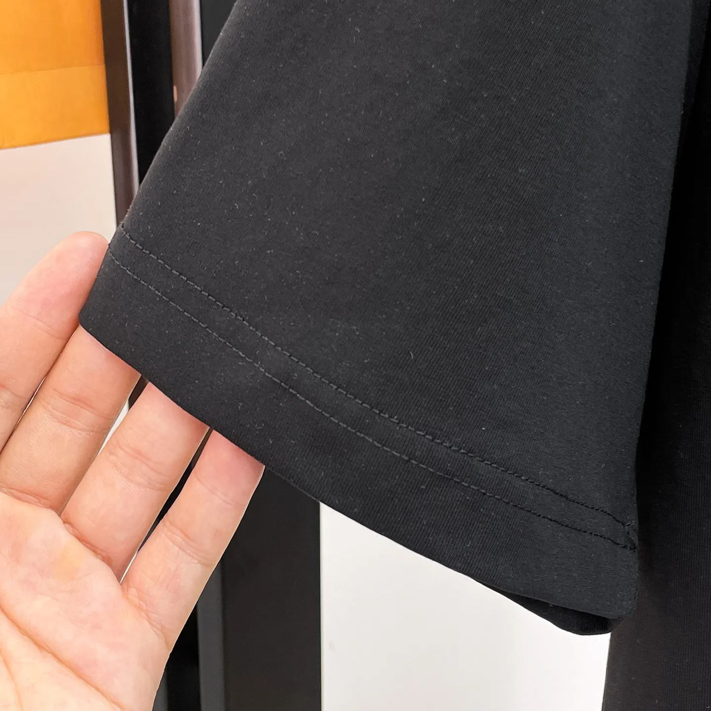 『M-3XL』新入荷  精巧な職人技と半袖デザインが特徴のプレミアムクルーネックTシャツ