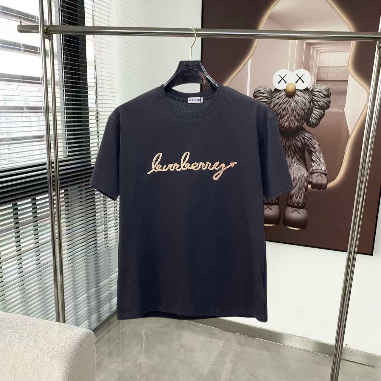 『M-3XL』新入荷  ラグジュアリーなファッションTシャツ、カジュアルな普段使いにぴったりの半袖Tシャツ