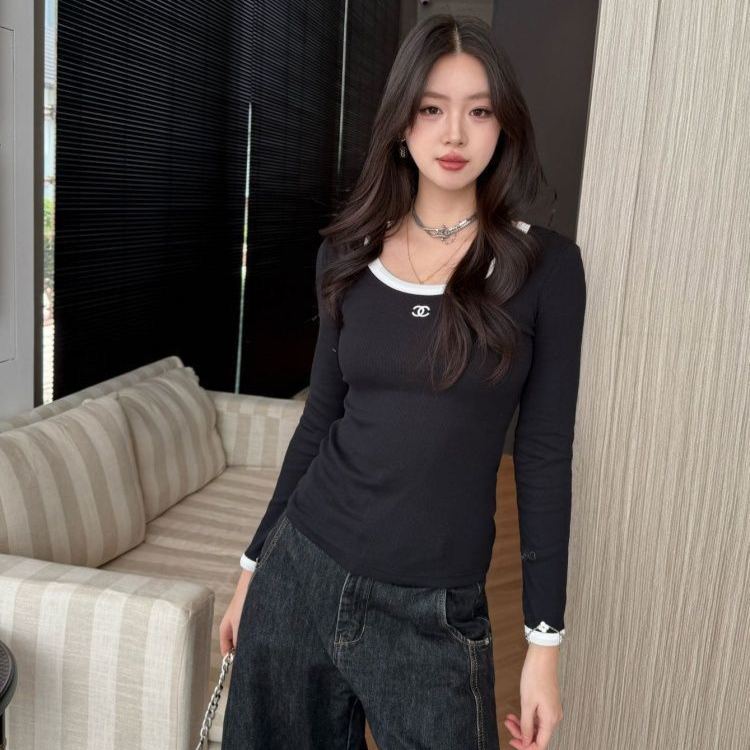 『S-L』秋 新作 クルーネック シンプル 刺繍 スリムフィット 着痩せ 長袖 Tシャツ インナー トップス