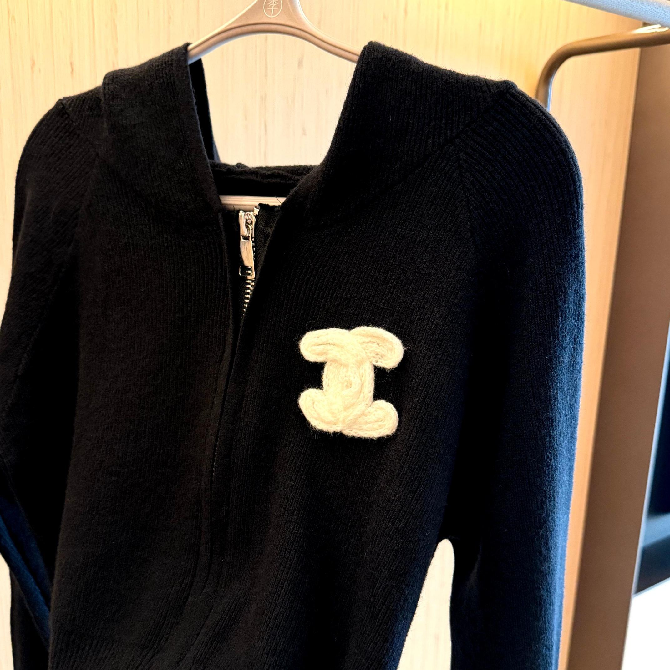 『フリーサイズ』ニット セットアップ 高品質 ロゴ 刺繍