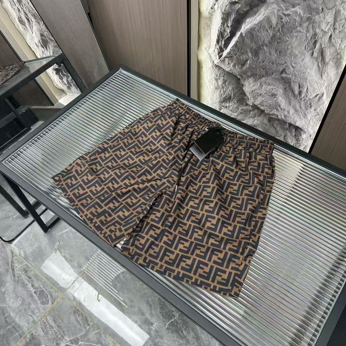 『L-4XL』夏のカジュアルで万能なショートパンツ、控えめなラグジュアリートレンド