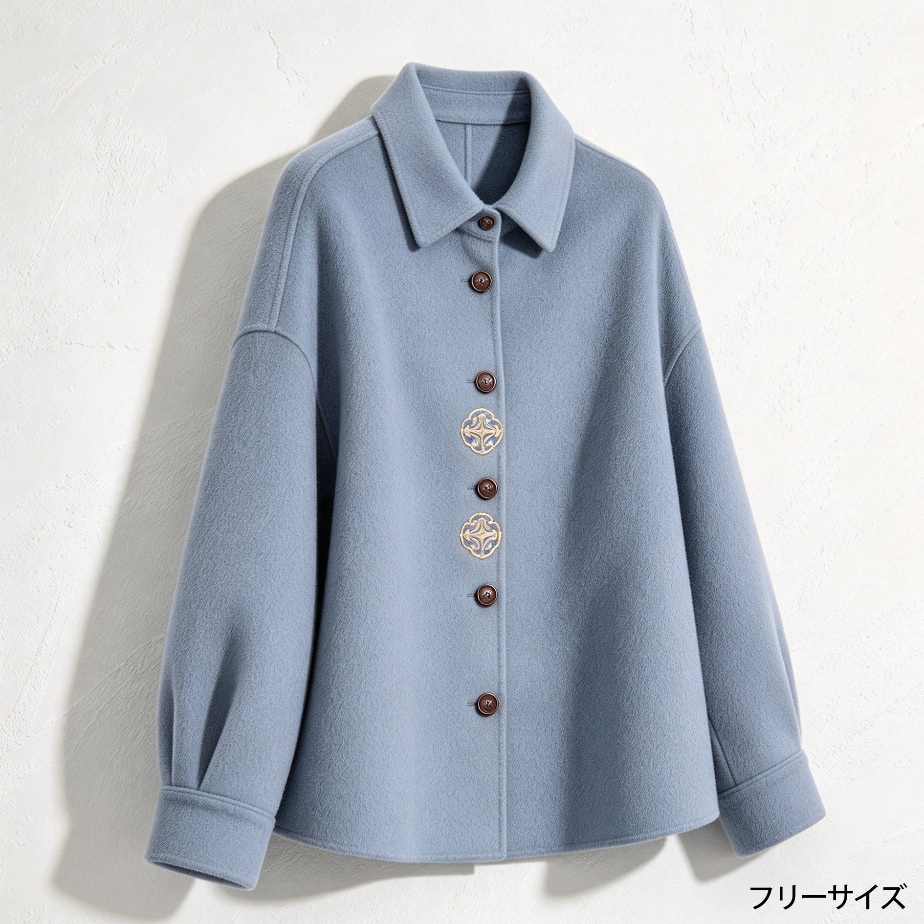 刺繍入りショートコートの背面デザイン