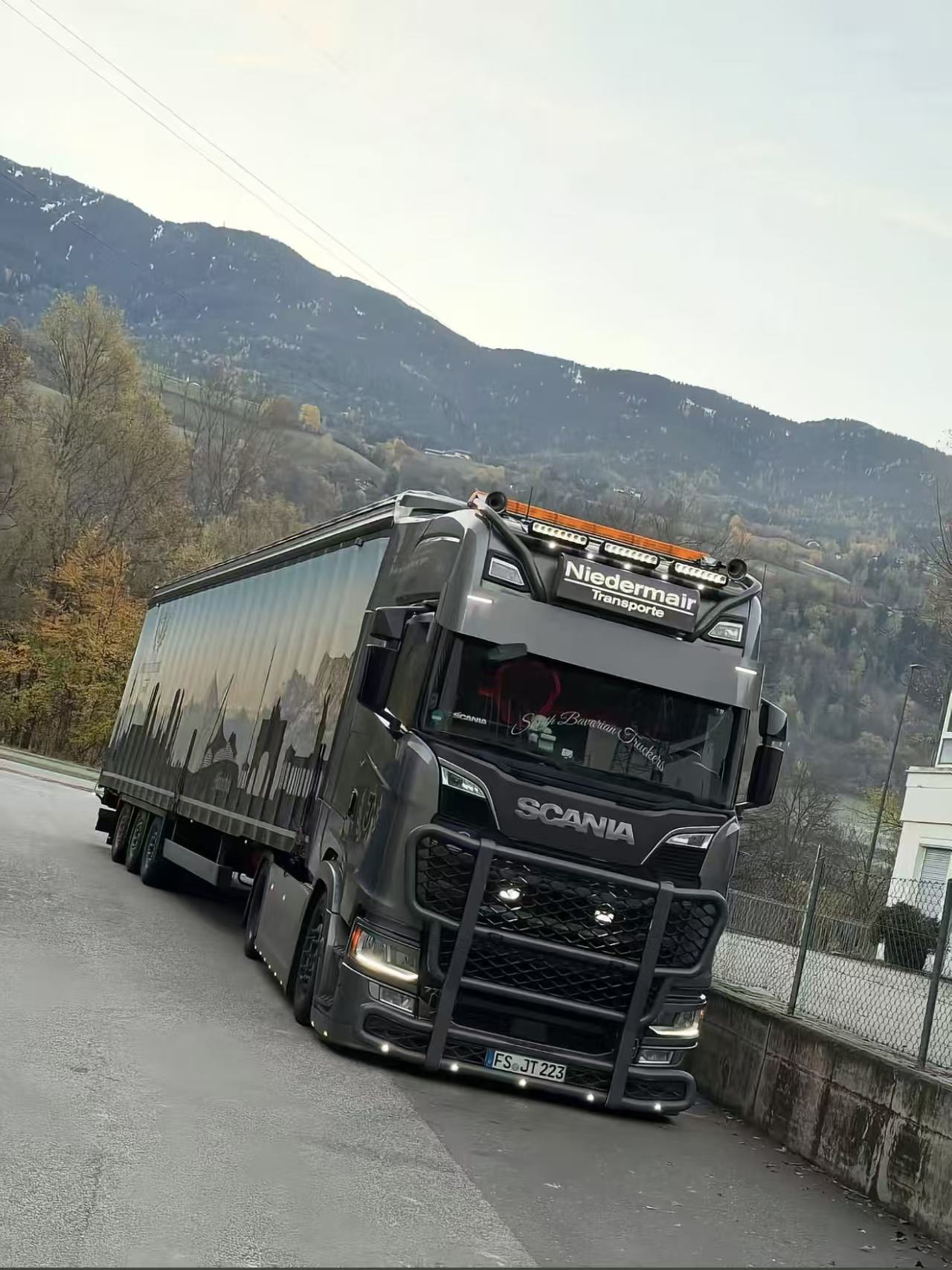Heavy-Duty Stainless Steel Front Bumper Bull Bar Guard for Scania Truck, Multiple Colors