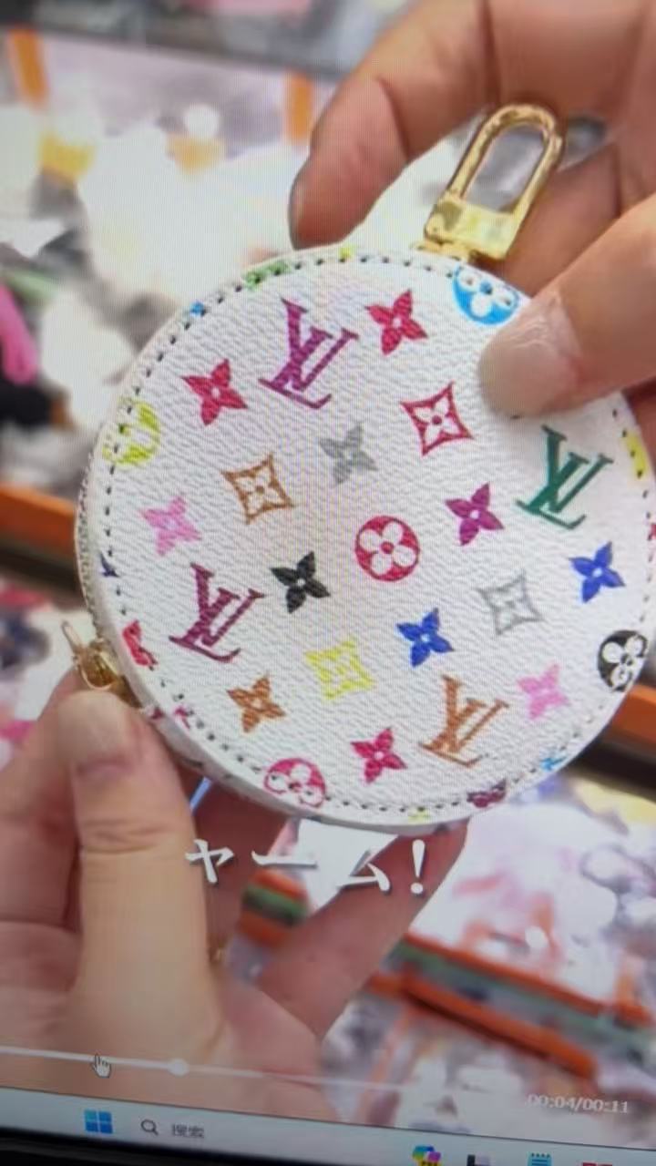 【LV旗艦店】Louis Vuitton（ルイ・ヴィトン）カラフルモノグラム ラウンド型ミニポーチ キーホルダー付きバッグチャーム