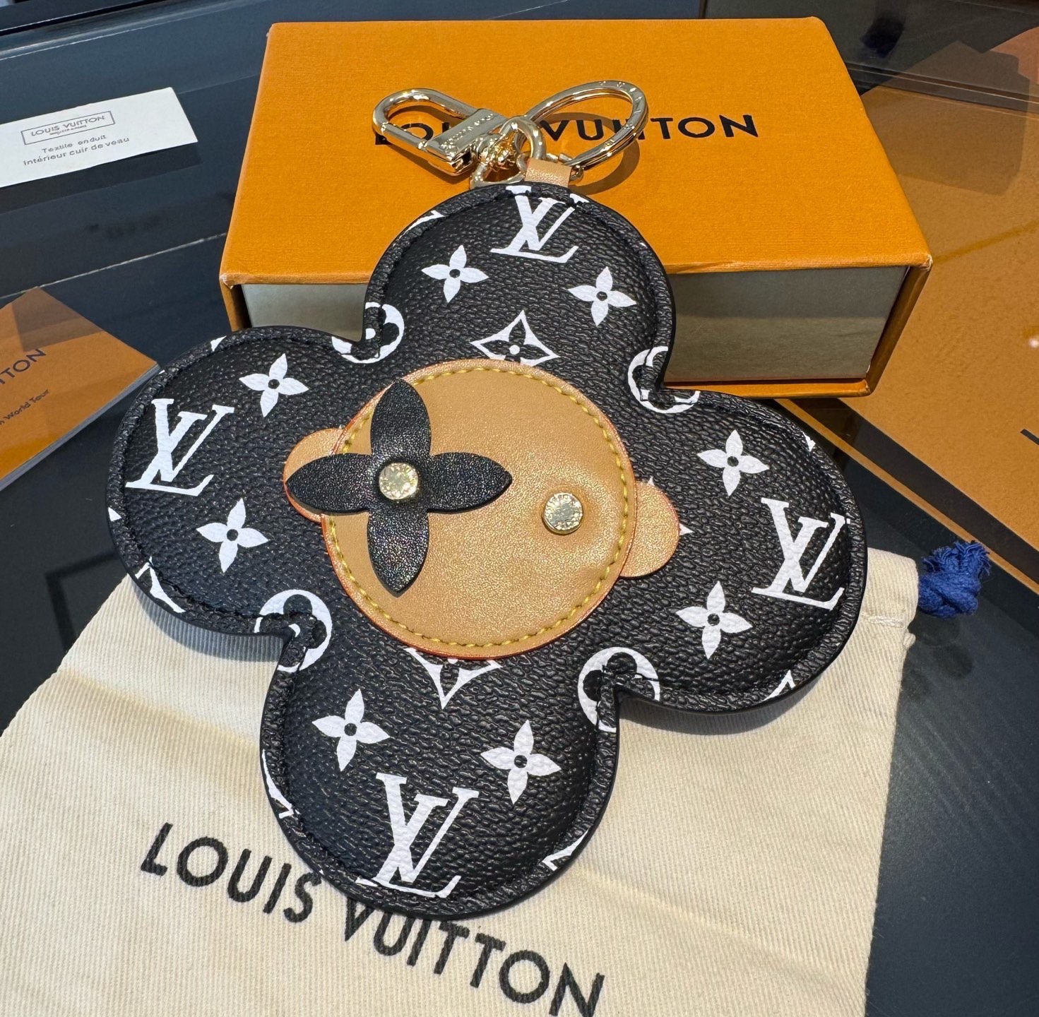 【LV旗艦店】ルイヴィトン LV バッグチャーム 鞄アクセサリー 上品 レディース おしゃれ カバン飾り
