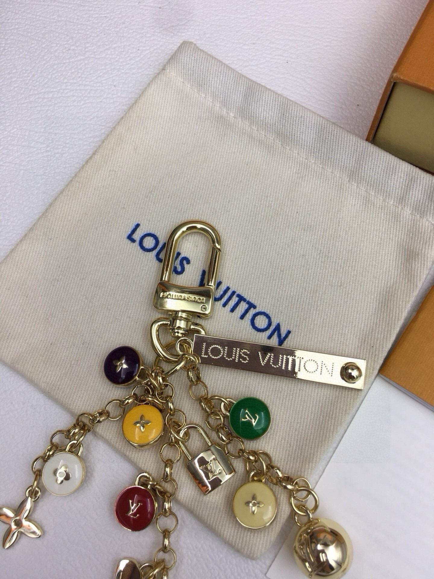 【LV旗艦店】ルイヴィトン LV バッグチャーム 鞄アクセサリー 上品 レディース おしゃれ カバン飾り M03459