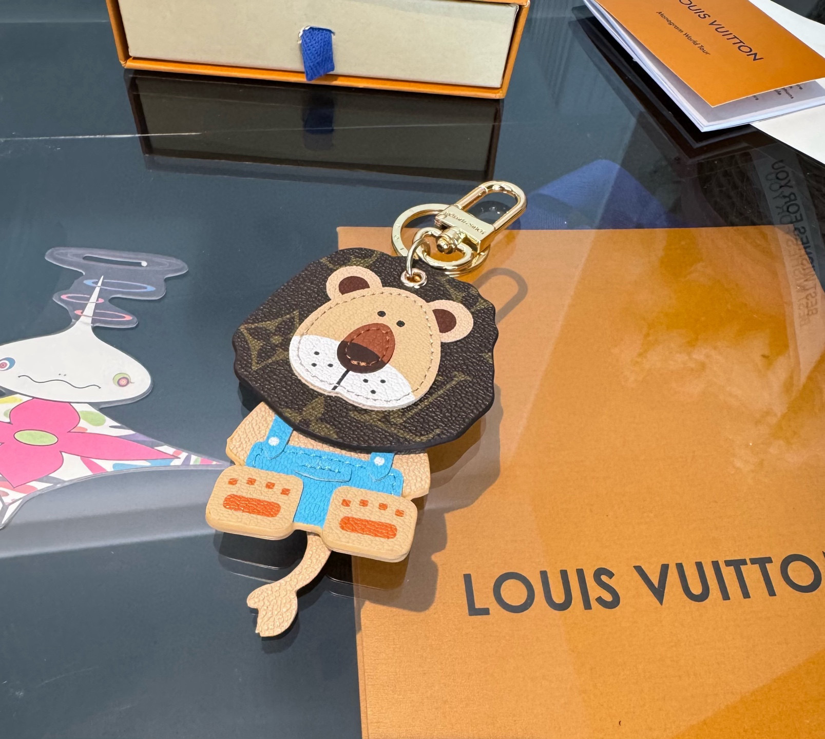 【LV旗艦店】ルイ・ヴィトン 子ライオンレザーバッグチャーム・キーホルダー