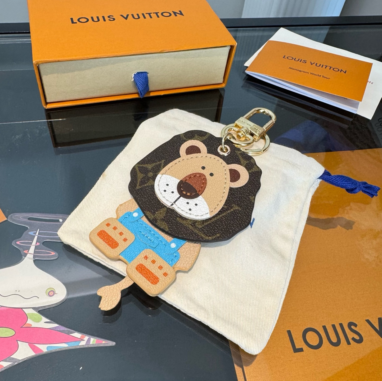 【LV旗艦店】ルイ・ヴィトン 子ライオンレザーバッグチャーム・キーホルダー