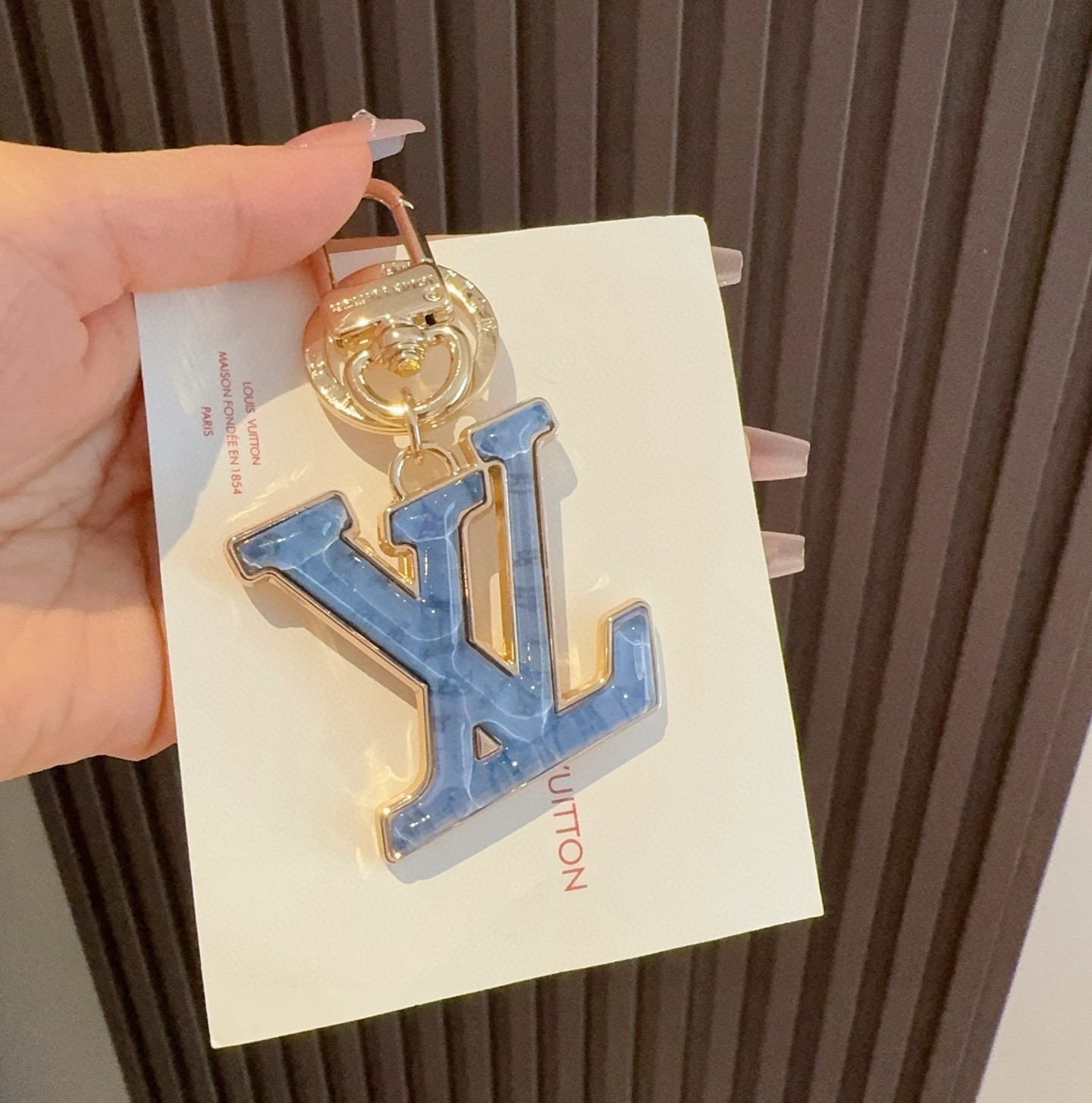 【LV旗艦店】ルイ・ヴィトン LV‑Initials ブルーマーブル柄 キーホルダー・バッグチャーム