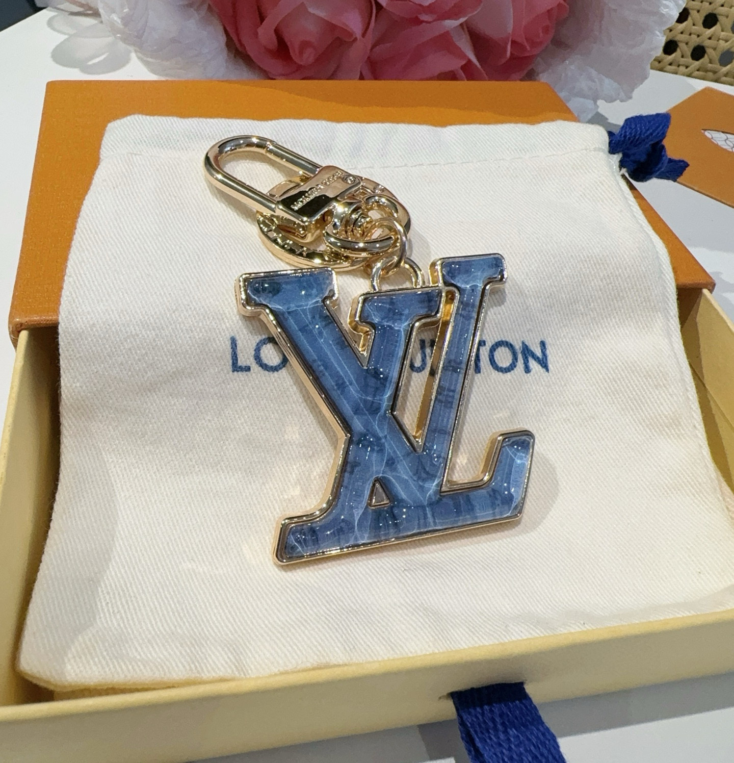 【LV旗艦店】ルイ・ヴィトン LV‑Initials ブルーマーブル柄 キーホルダー・バッグチャーム