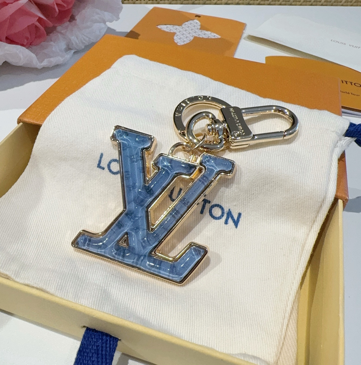【LV旗艦店】ルイ・ヴィトン LV‑Initials ブルーマーブル柄 キーホルダー・バッグチャーム