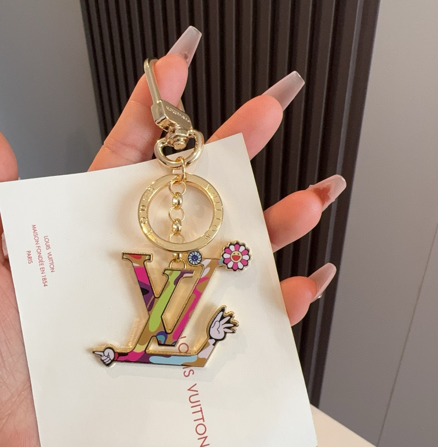 【LV旗艦店】ルイ・ヴィトン × 村上隆コラボ LV‑Iconic Superflat キーホルダー・バッグチャーム M02468