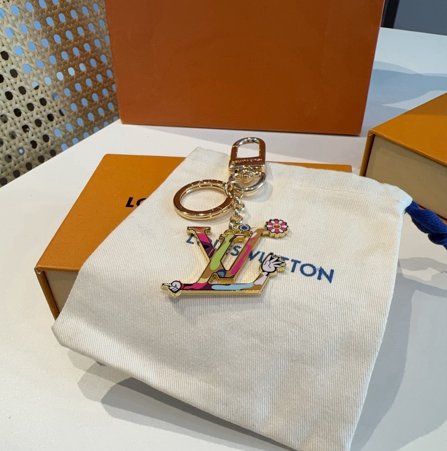 【LV旗艦店】ルイ・ヴィトン × 村上隆コラボ LV‑Iconic Superflat キーホルダー・バッグチャーム M02468