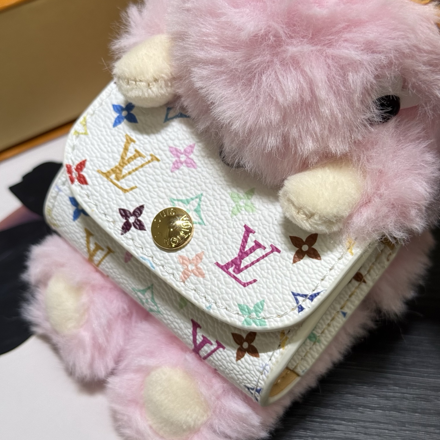 【LV旗艦店】ルイ・ヴィトン LV キュートバニー バニー イヤホンバッグチャーム M03230