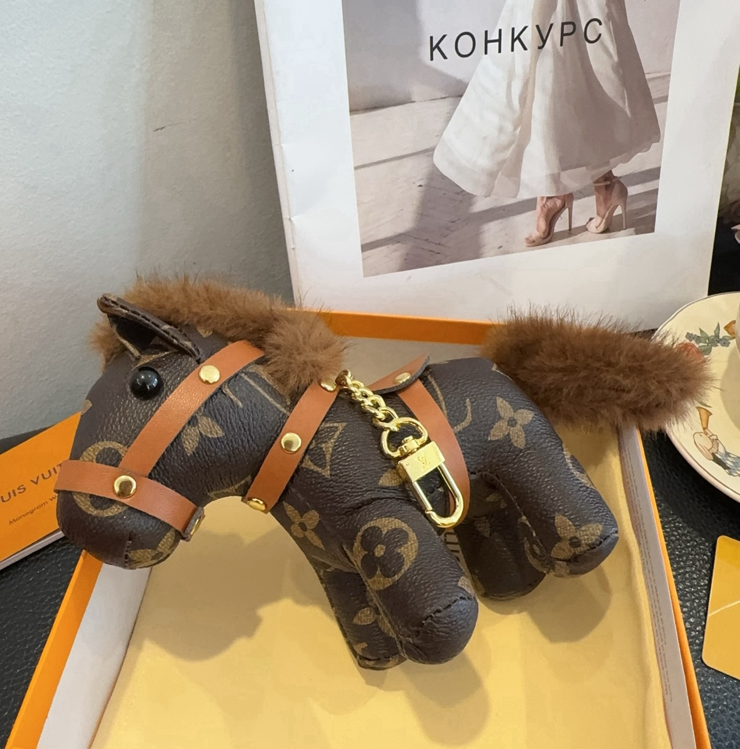 【LV旗艦店】ルイ・ヴィトン モノグラム キーチェーン バッグチャーム、早くお金持ちになれますように」ポニーペンダント