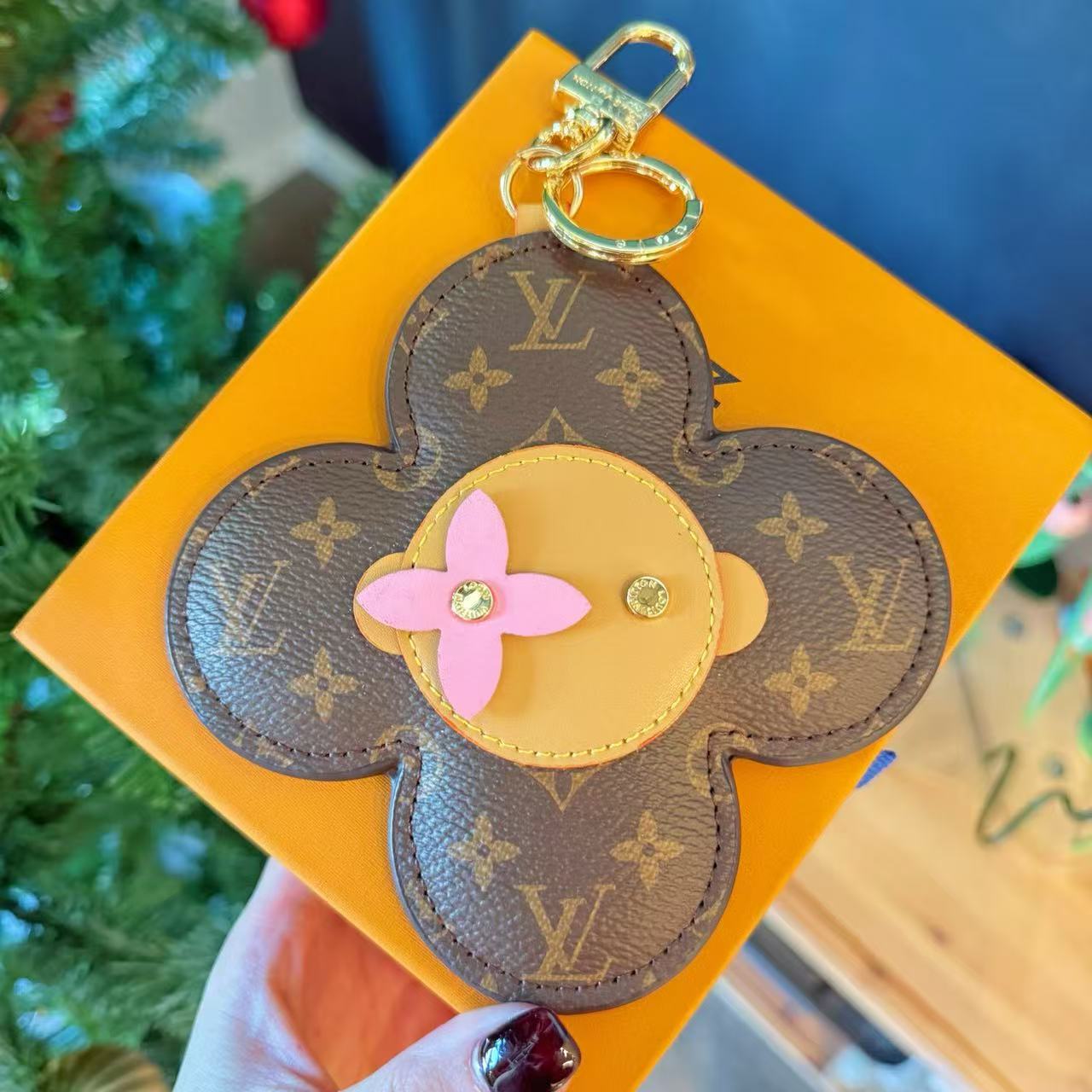 【LV旗艦店】ルイヴィトン LV バッグチャーム 鞄アクセサリー 上品 レディース おしゃれ カバン飾り