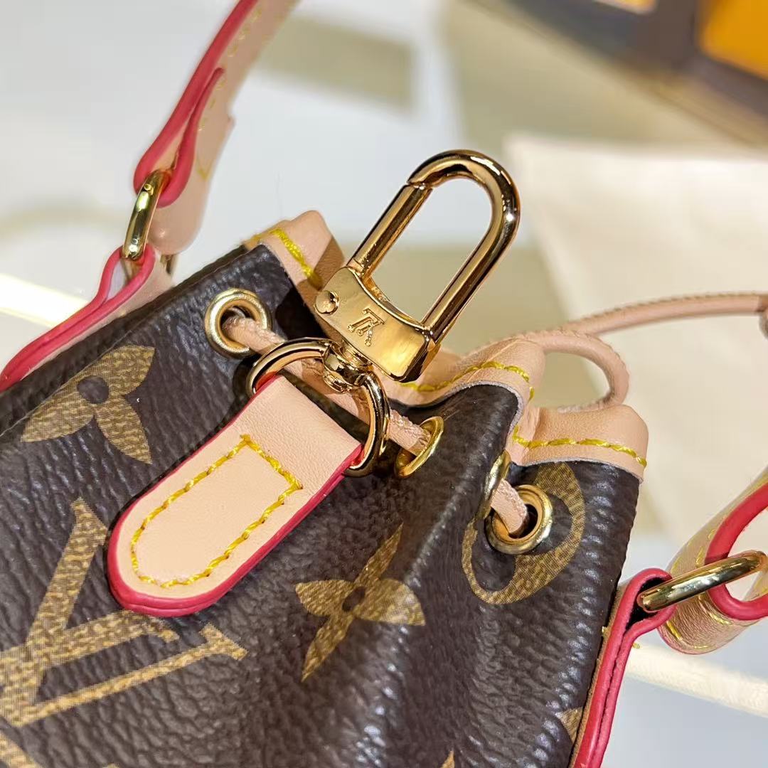【LV旗艦店】Louis Vuitton（ルイ・ヴィトン）モノグラム柄 ミニバケットバッグ ピンクハンドル 巾着型 レディース ハンドバッグ