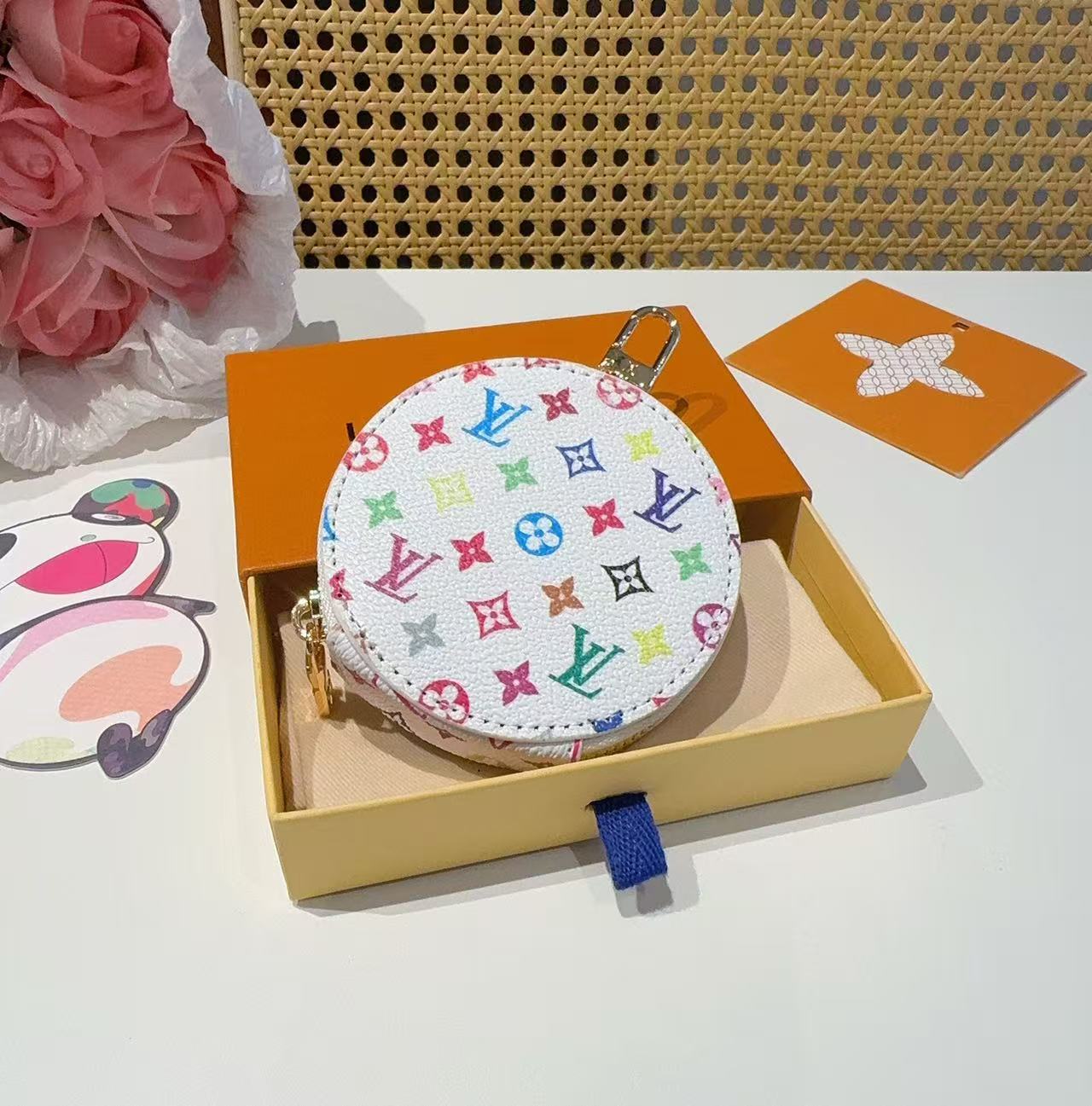 【LV旗艦店】Louis Vuitton（ルイ・ヴィトン）カラフルモノグラム ラウンド型ミニポーチ キーホルダー付きバッグチャーム