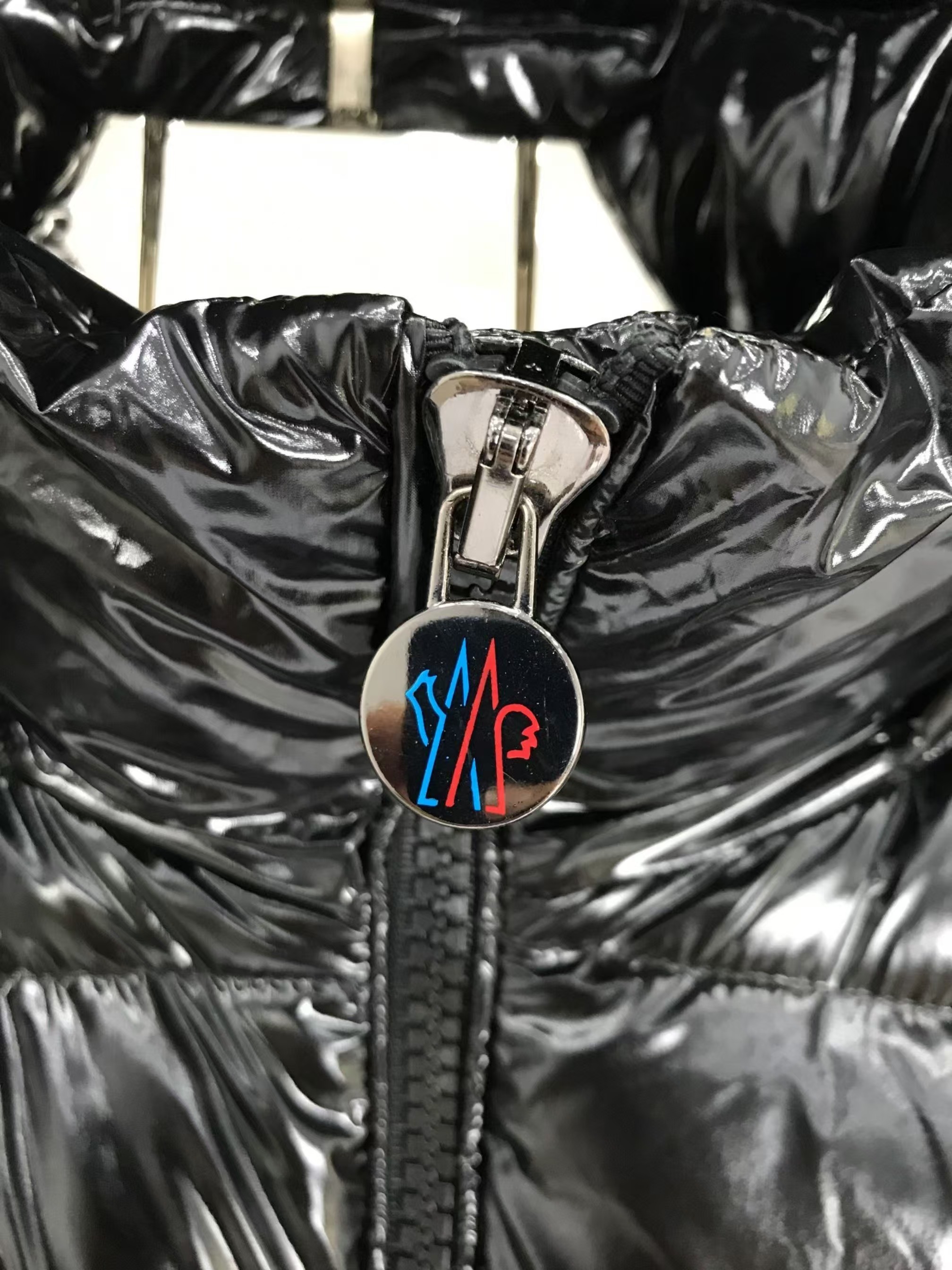 【Monclerشحن مجاني لجميع أنحاء المملكة】【الشحن في نفس اليوم】新作كمية محدودة予行販売Monclerダウンسترة