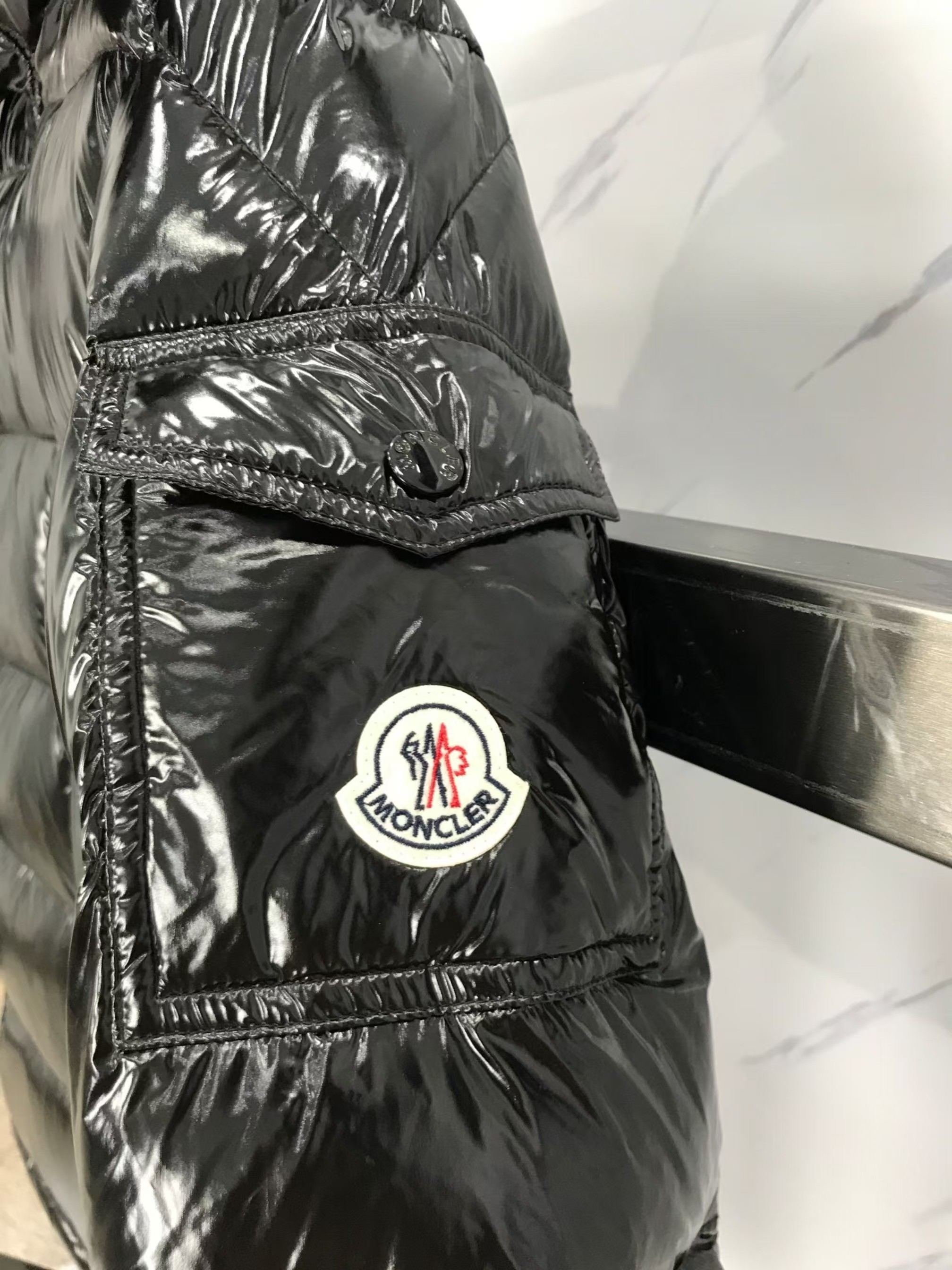 【Monclerشحن مجاني لجميع أنحاء المملكة】【الشحن في نفس اليوم】新作كمية محدودة予行販売Monclerダウンسترة