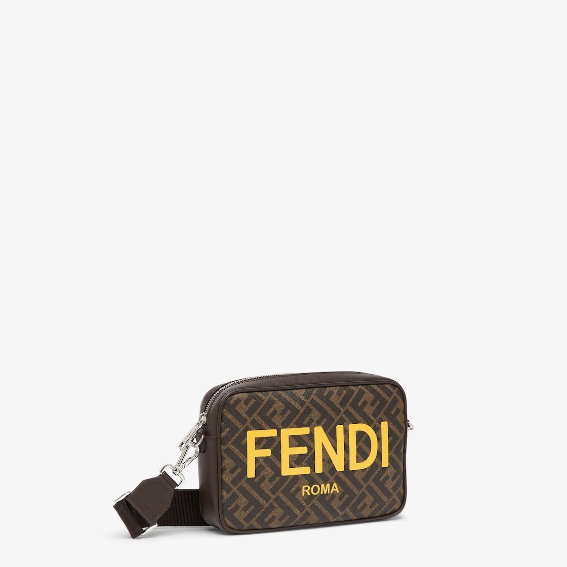 便利　すぐ届く　大الأكثر رواجًا【FENDI】カメラケース　ショルダー