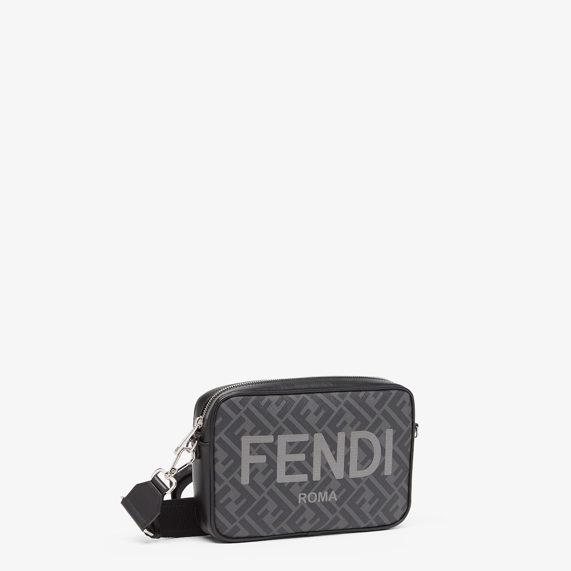 便利　すぐ届く　大الأكثر رواجًا【FENDI】カメラケース　ショルダー