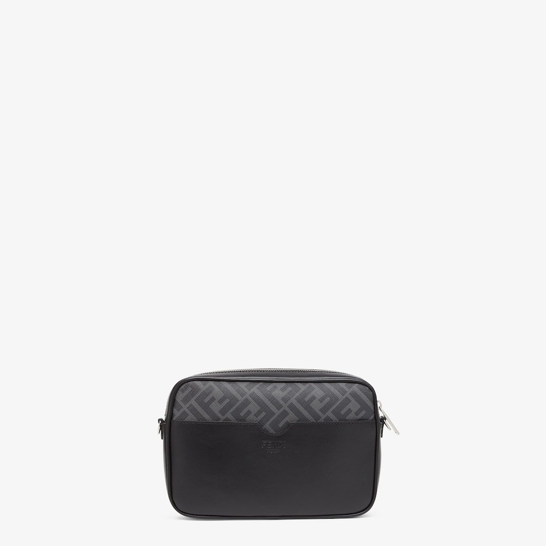 便利　すぐ届く　大الأكثر رواجًا【FENDI】カメラケース　ショルダー