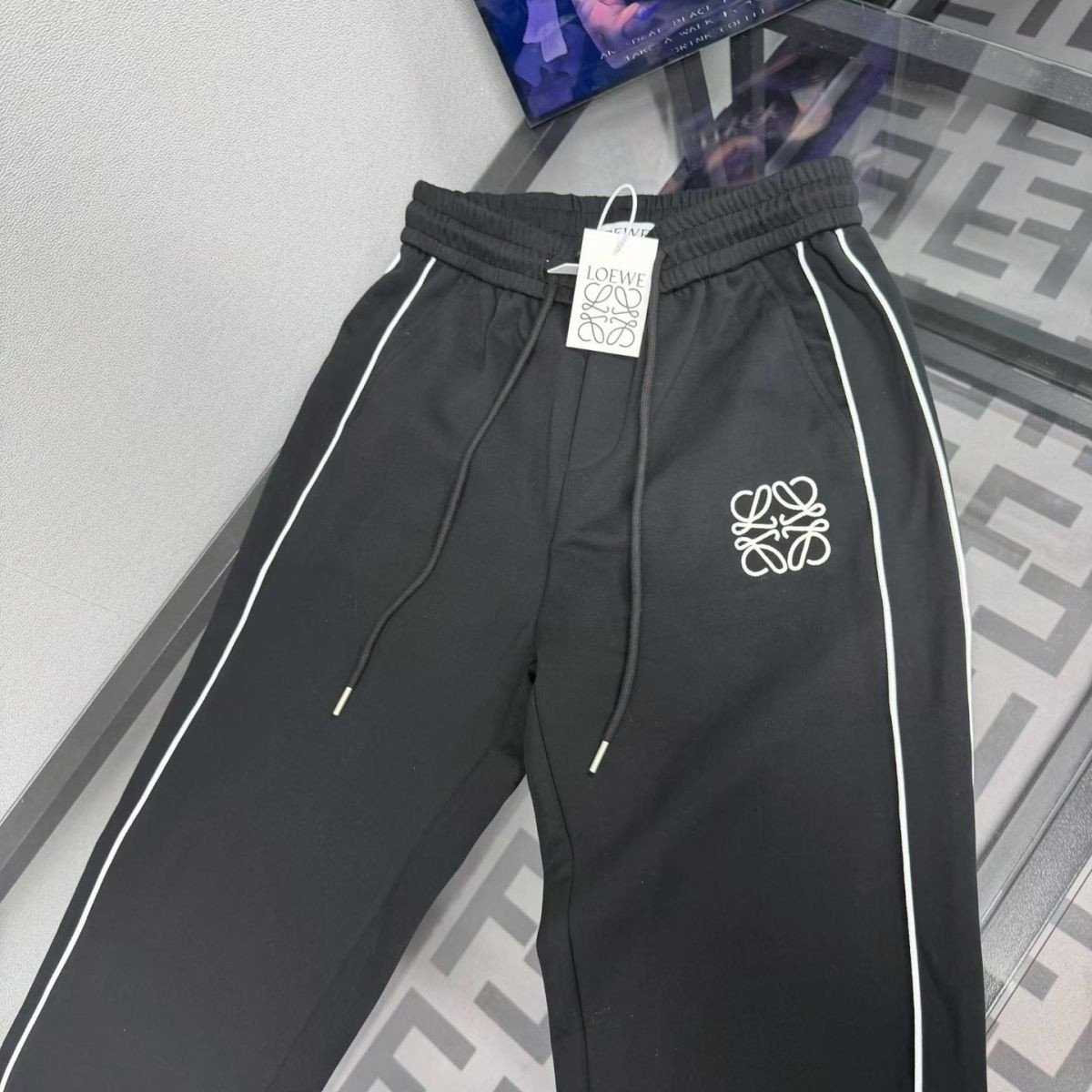 『M-4XL』ストレートレッグのカジュアルパンツ、ファッショナブルなスポーツパンツ