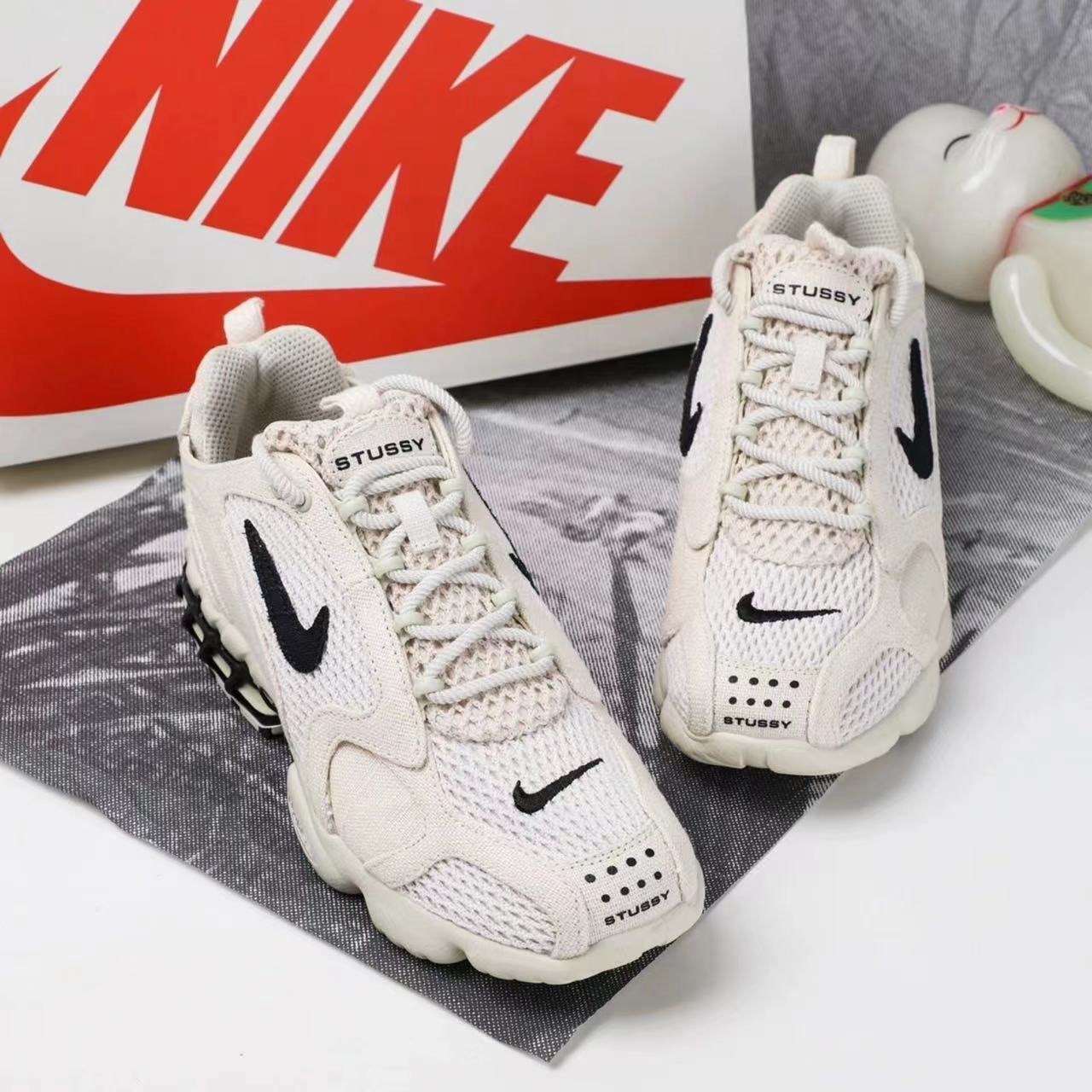 STUSSY × NIKE ステューシー 通気性　ジョイント エア クッション  男女兼用 スポーツ シューズ
