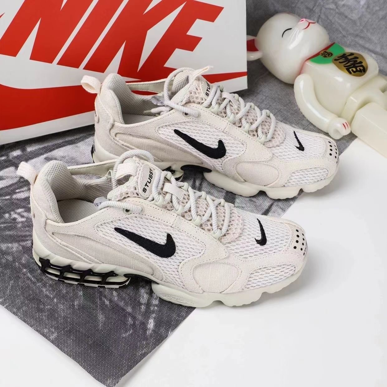 STUSSY × NIKE ステューシー 通気性　ジョイント エア クッション  男女兼用 スポーツ シューズ