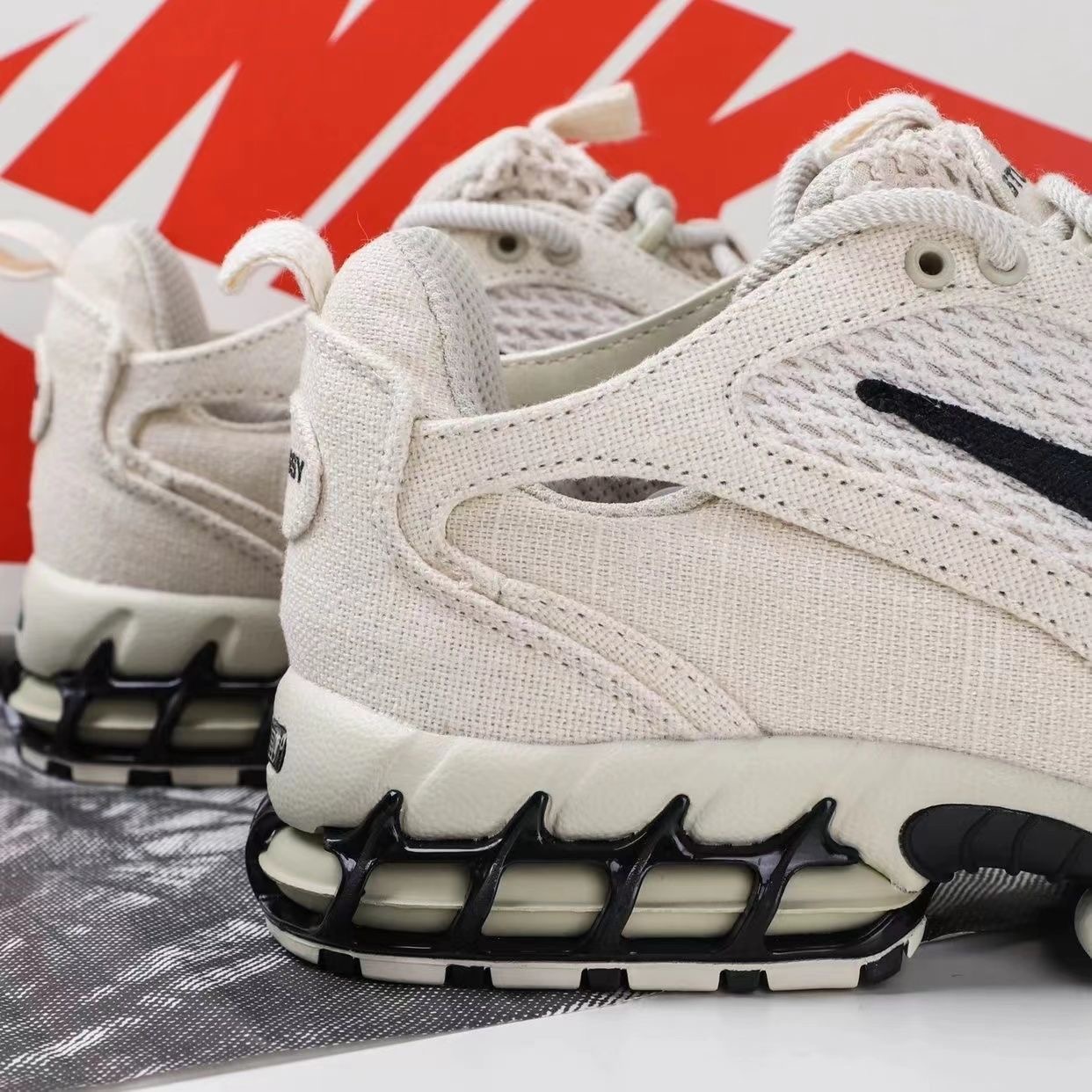 STUSSY × NIKE ステューシー 通気性　ジョイント エア クッション  男女兼用 スポーツ シューズ