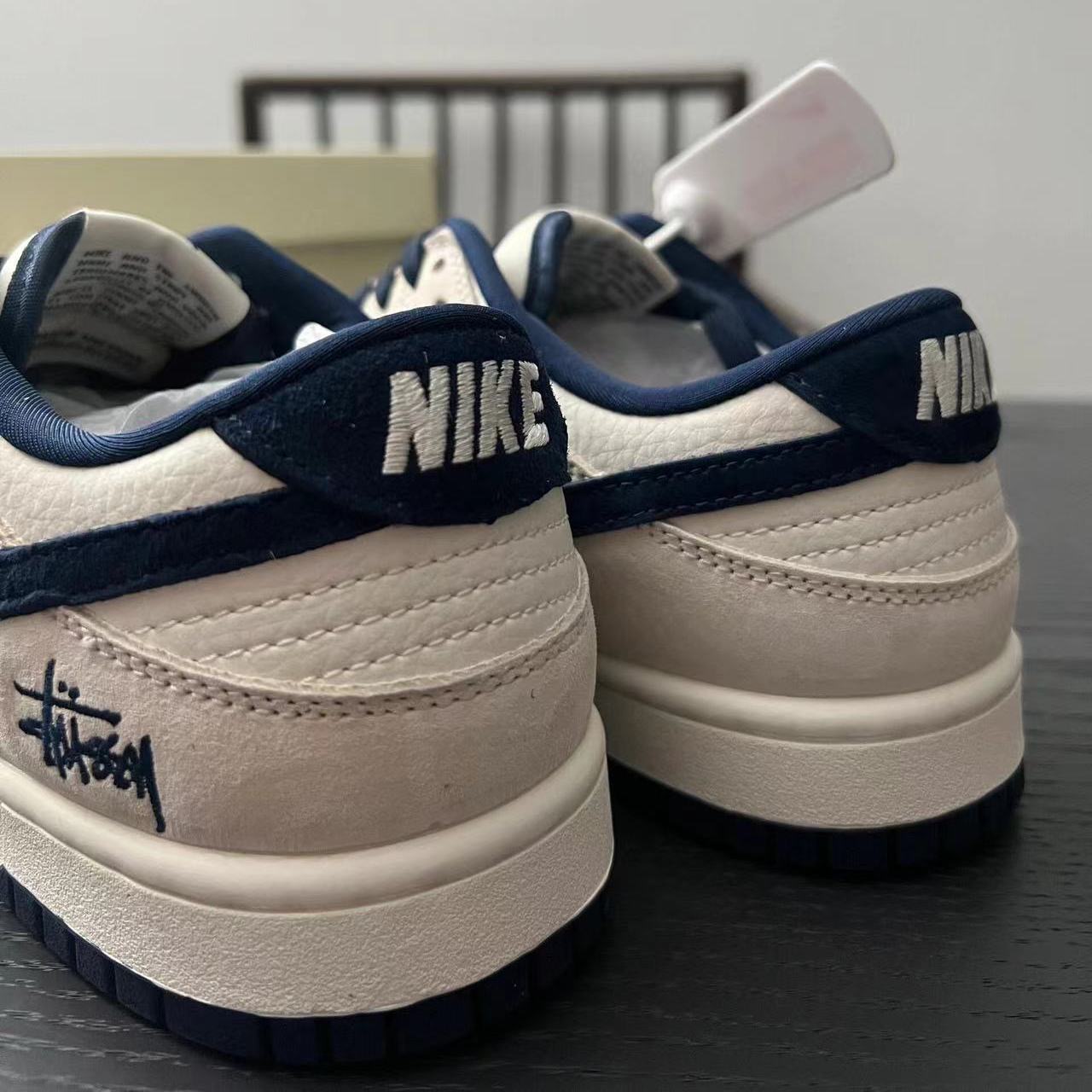 2024 Stussy Nike Dunk 「正規品保証、公式と同じデザイン」スニーカー